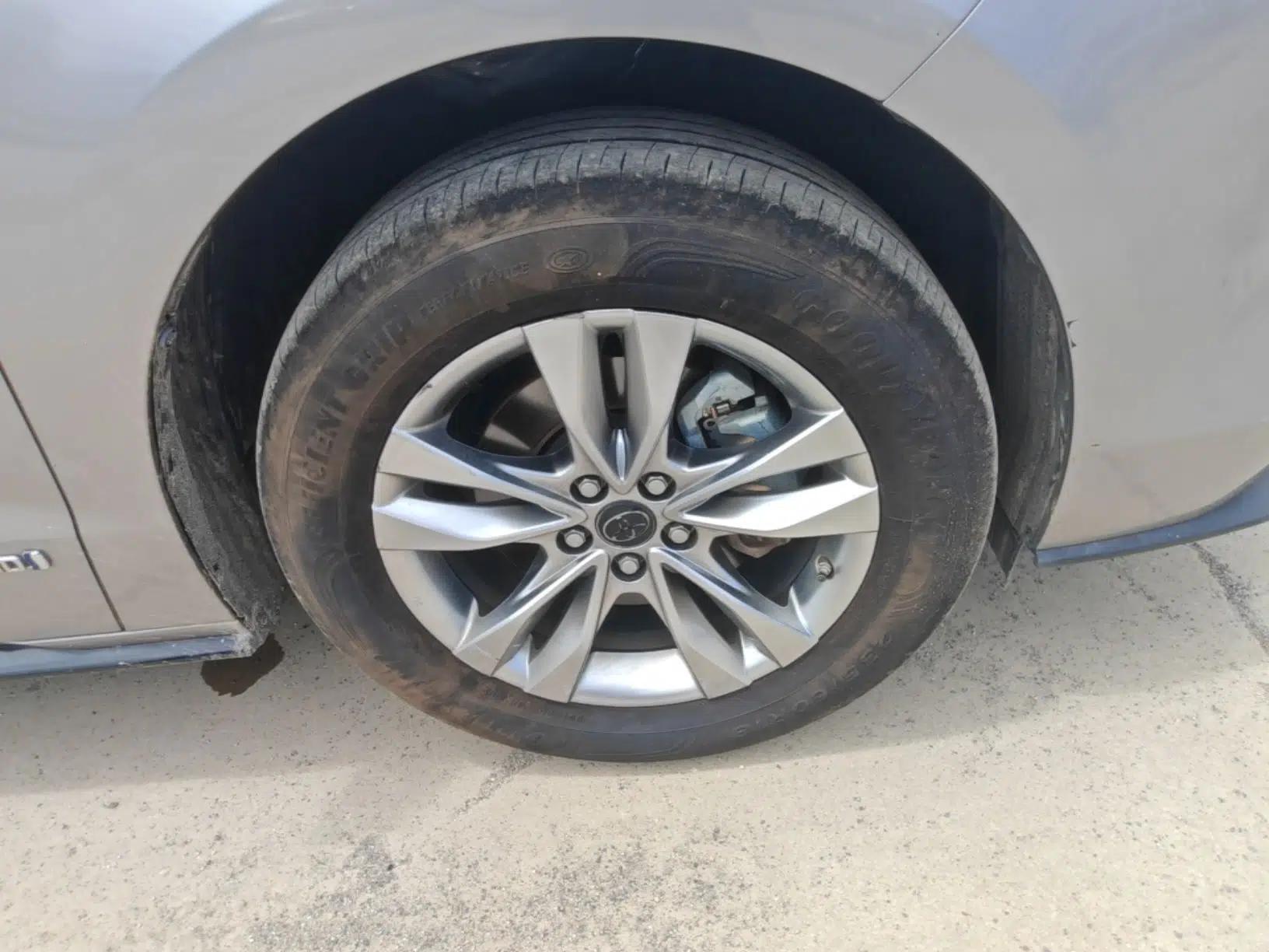 Toyota SIENNA 2021 2.5L Hybrid Platinum Edition — миниатюра 8