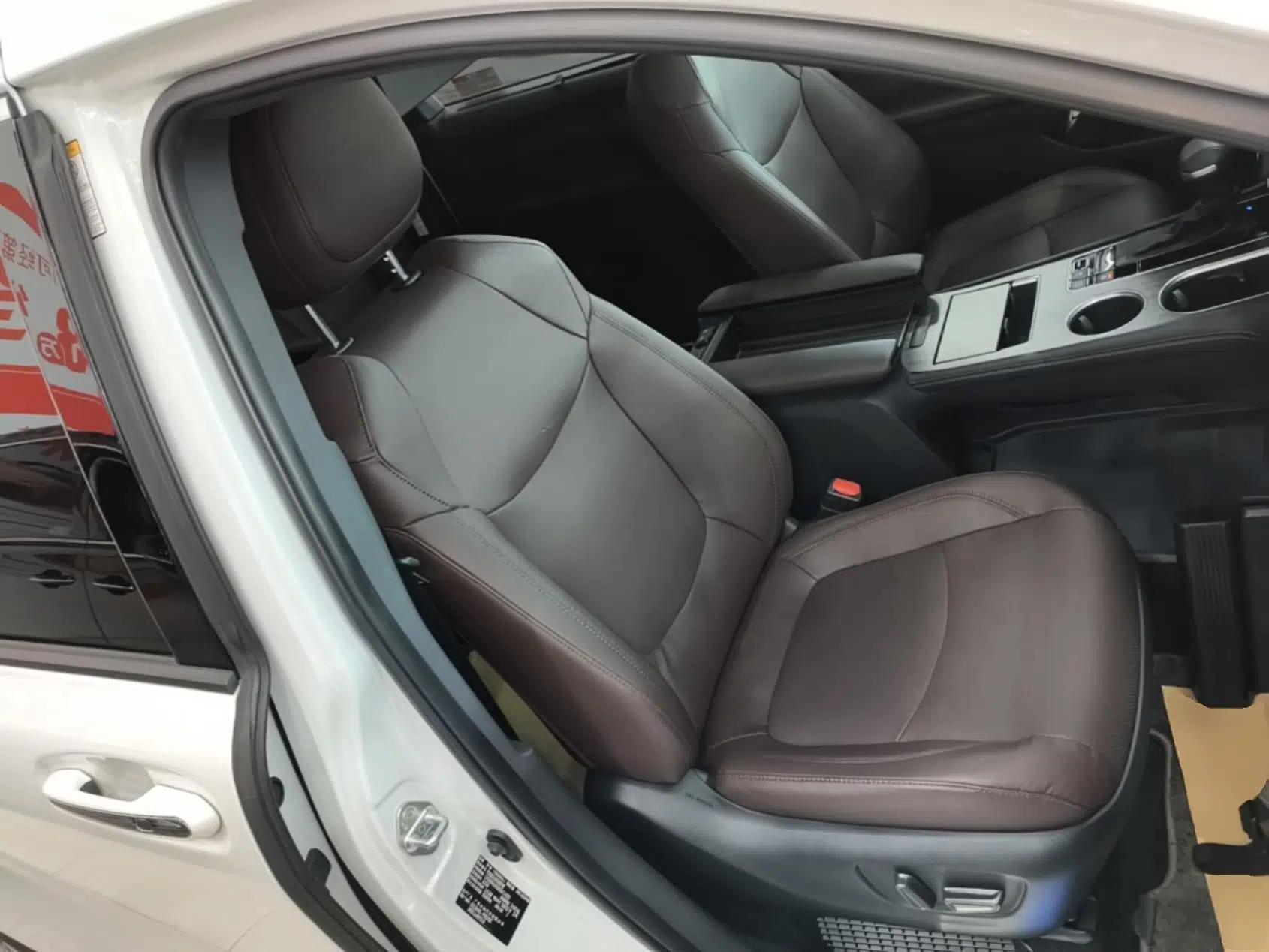 Toyota SIENNA 2021 2.5L Hybrid Platinum Edition — миниатюра 19