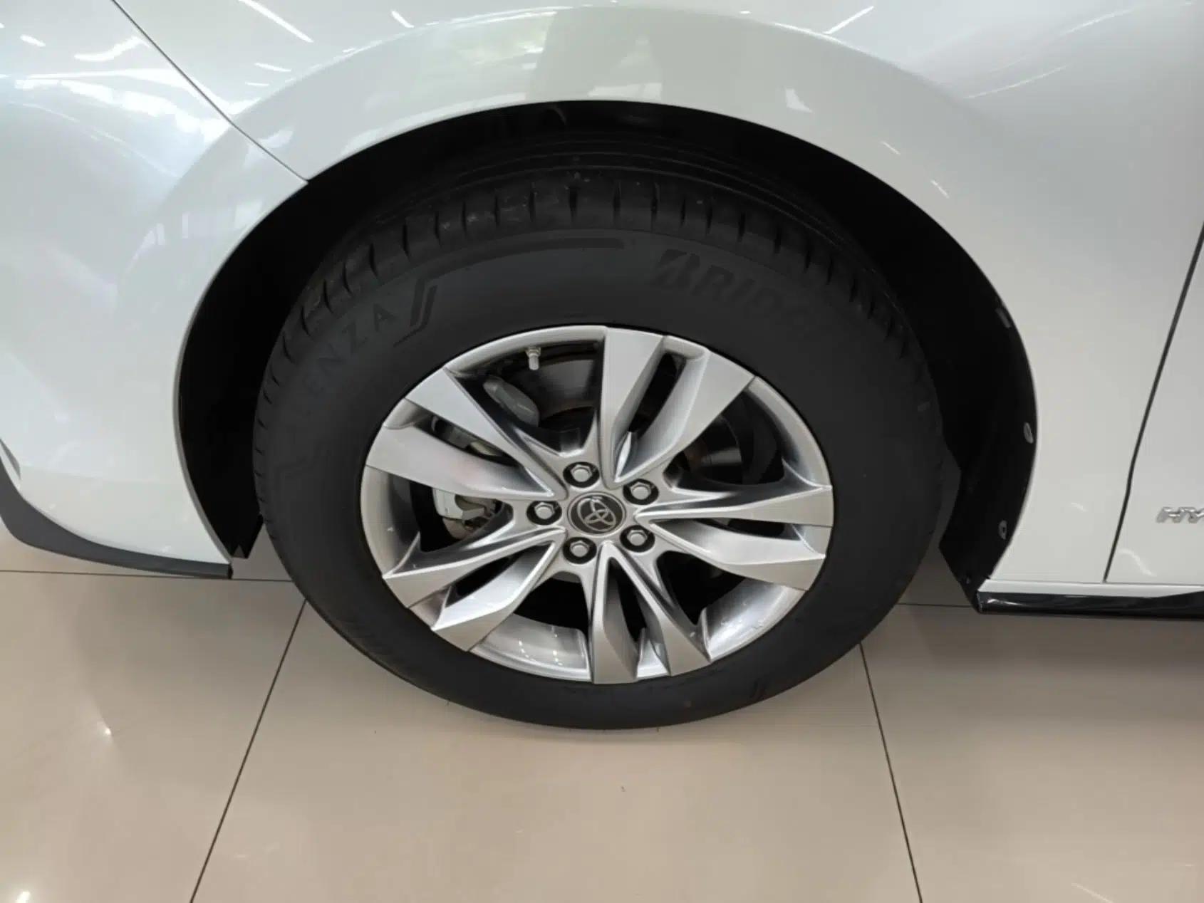 Toyota SIENNA 2021 2.5L Hybrid Platinum Edition — миниатюра 10