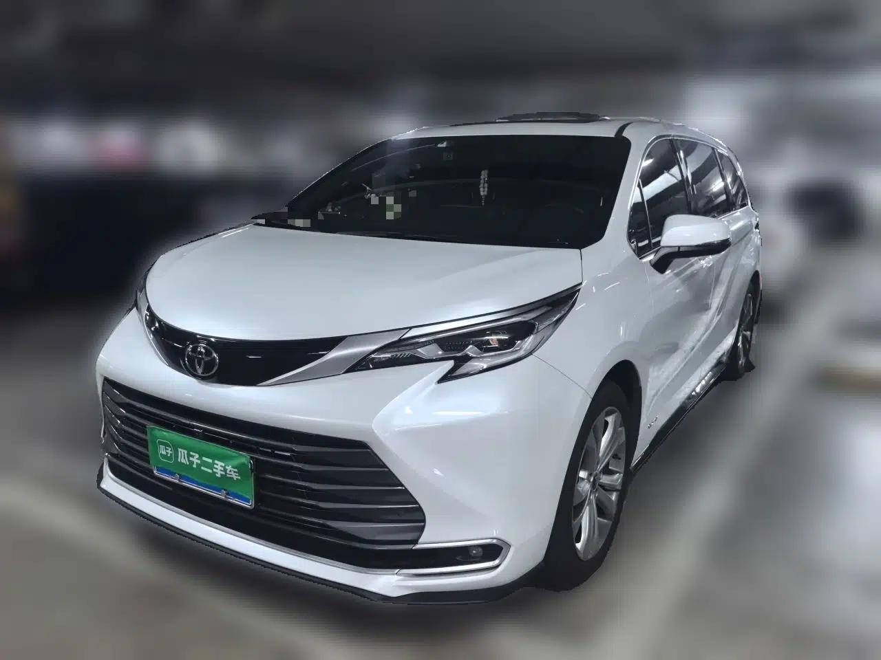 Toyota SIENNA 2024 2.5L Hybrid Luxury Edition — миниатюра 1
