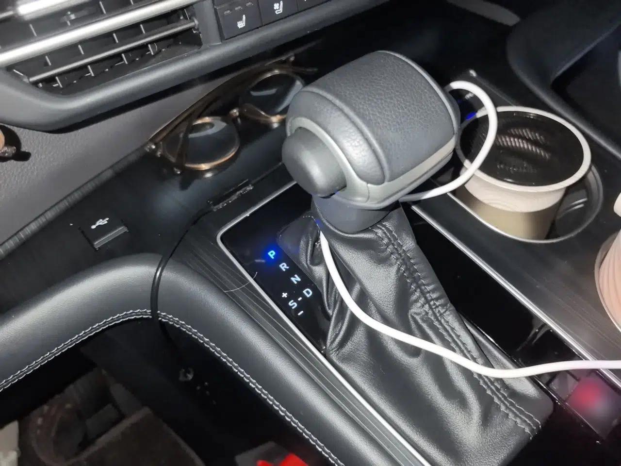 Toyota SIENNA 2024 2.5L Hybrid Luxury Edition — миниатюра 13