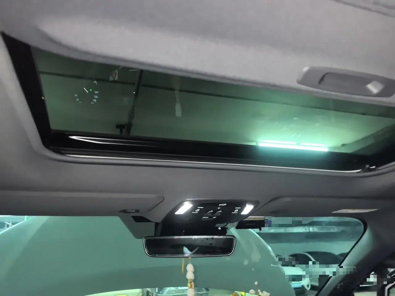 Toyota SIENNA 2024 2.5L Hybrid Luxury Edition — миниатюра 15