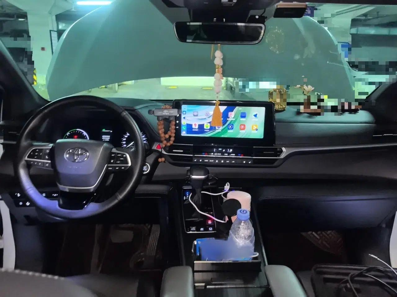 Toyota SIENNA 2024 2.5L Hybrid Luxury Edition — миниатюра 18