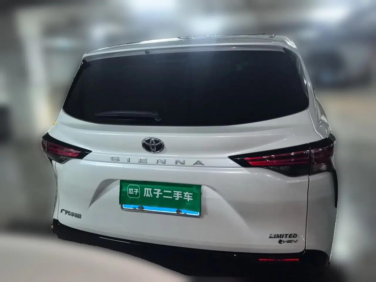 Toyota SIENNA 2024 2.5L Hybrid Luxury Edition — миниатюра 5