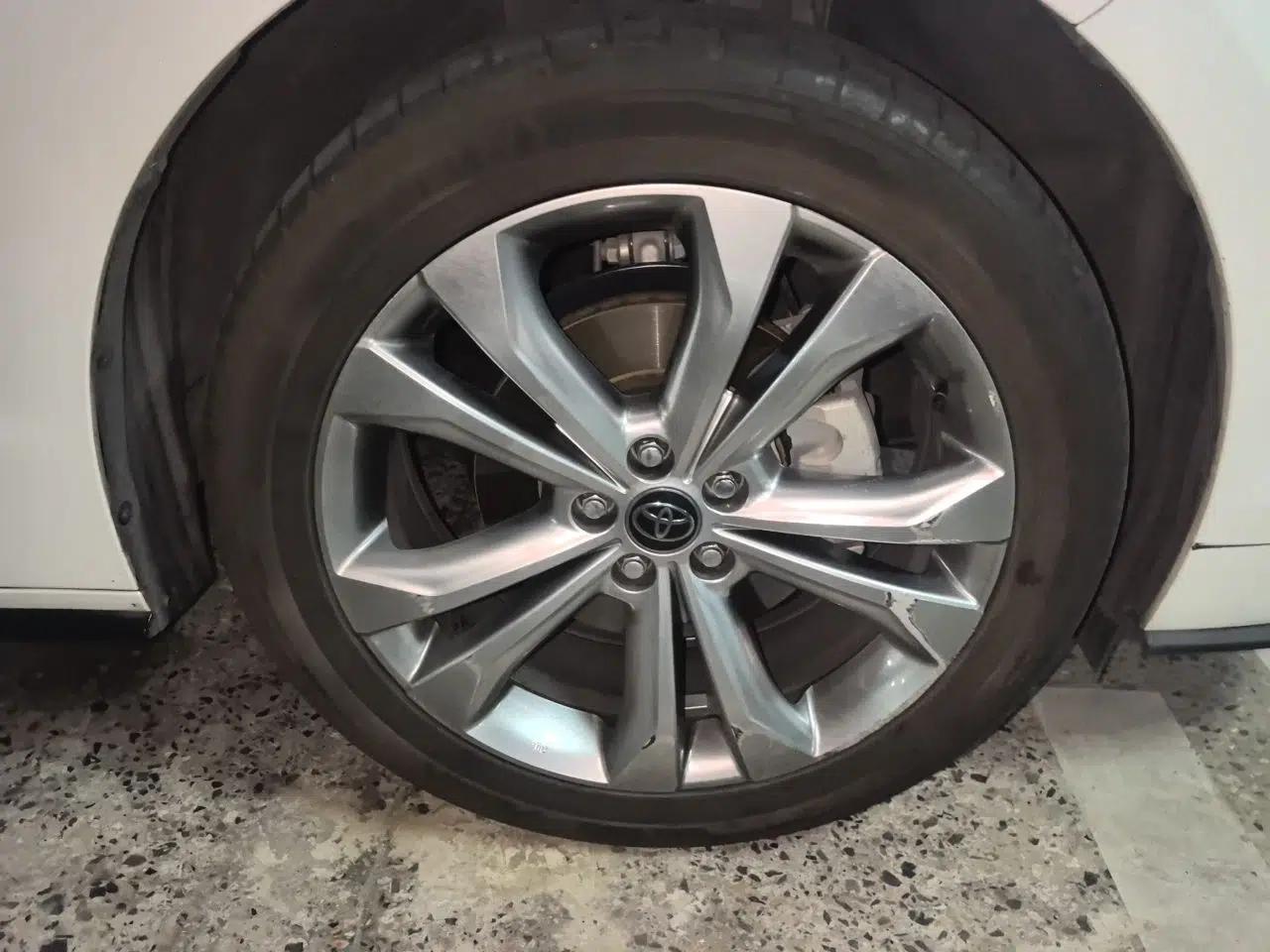 Toyota SIENNA 2024 2.5L Hybrid Luxury Edition — миниатюра 8