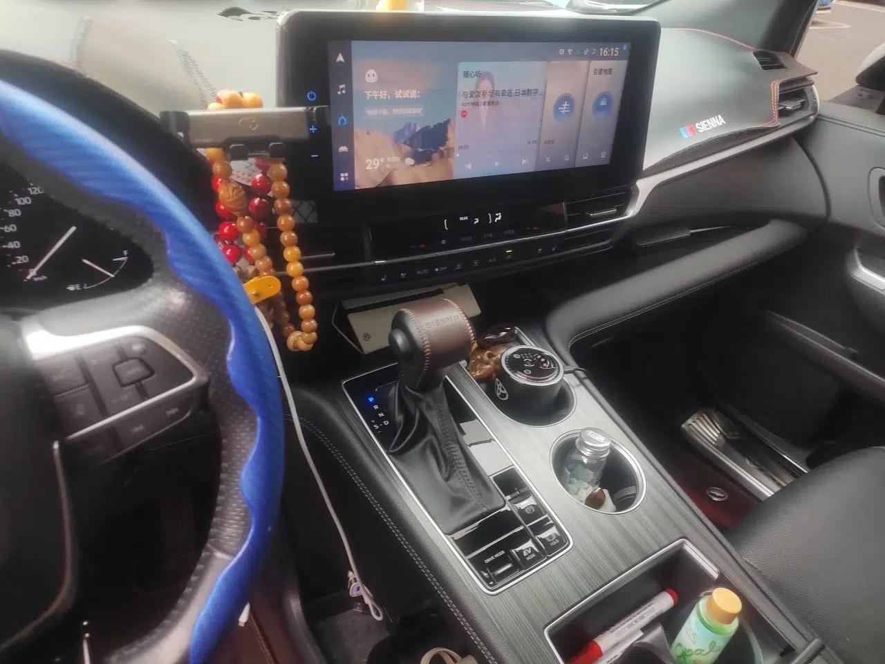 Toyota SIENNA 2021 2.5L Hybrid Premium Edition — миниатюра 12