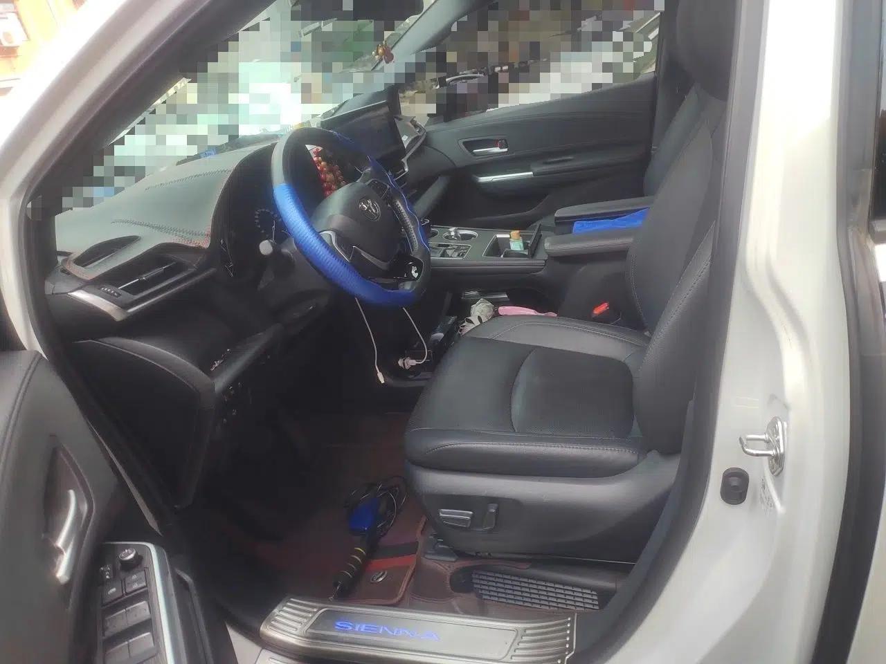Toyota SIENNA 2021 2.5L Hybrid Premium Edition — миниатюра 14