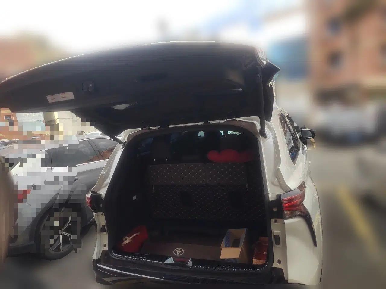 Toyota SIENNA 2021 2.5L Hybrid Premium Edition — миниатюра 16