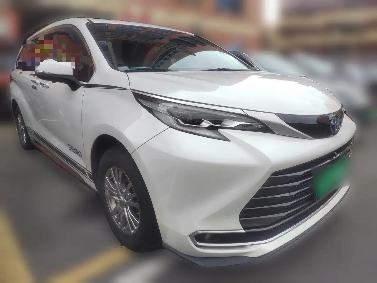Toyota SIENNA 2021 2.5L Hybrid Premium Edition — миниатюра 3
