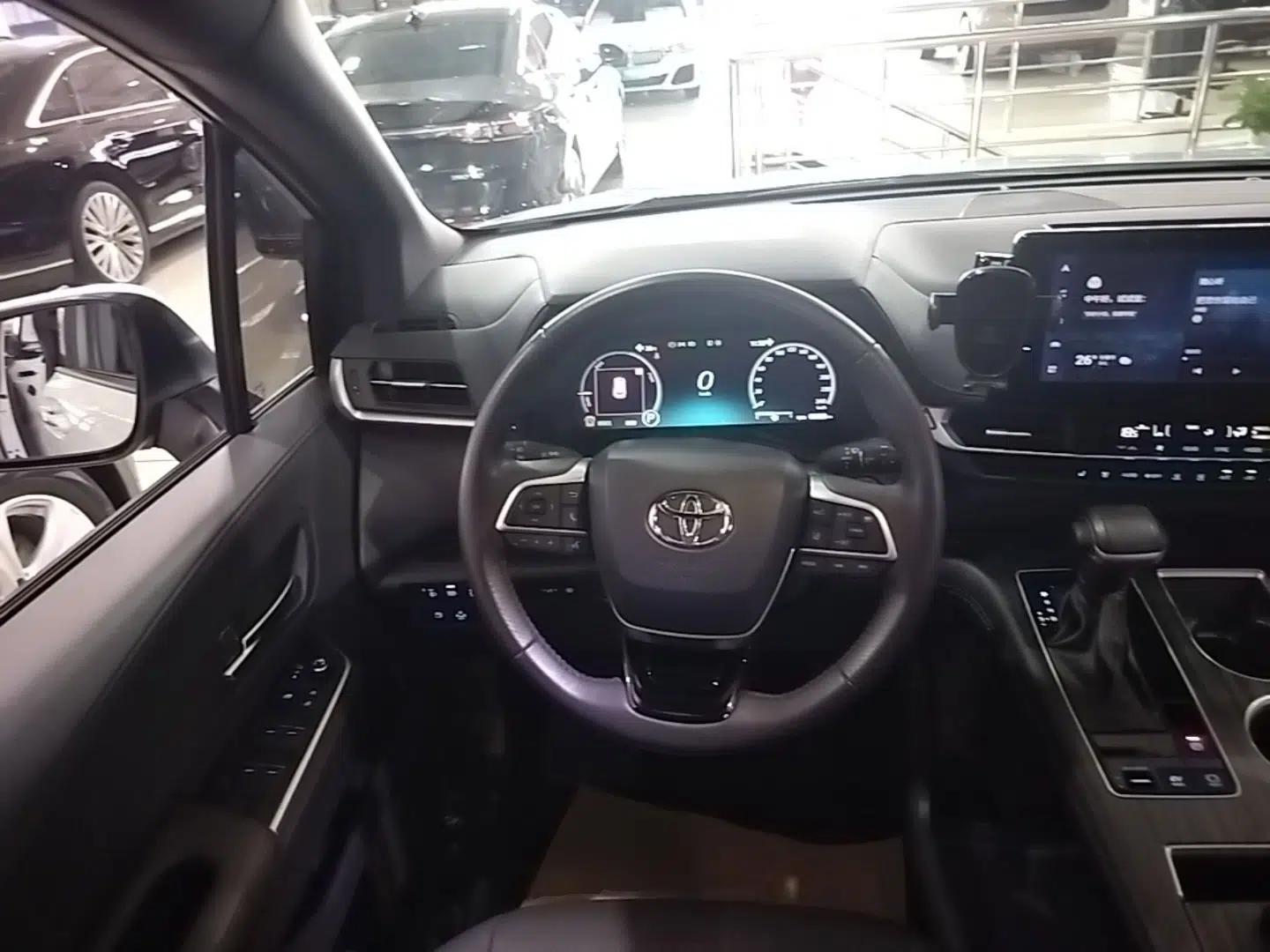 Toyota SIENNA 2021 2.5L Hybrid Ultimate Edition — миниатюра 13