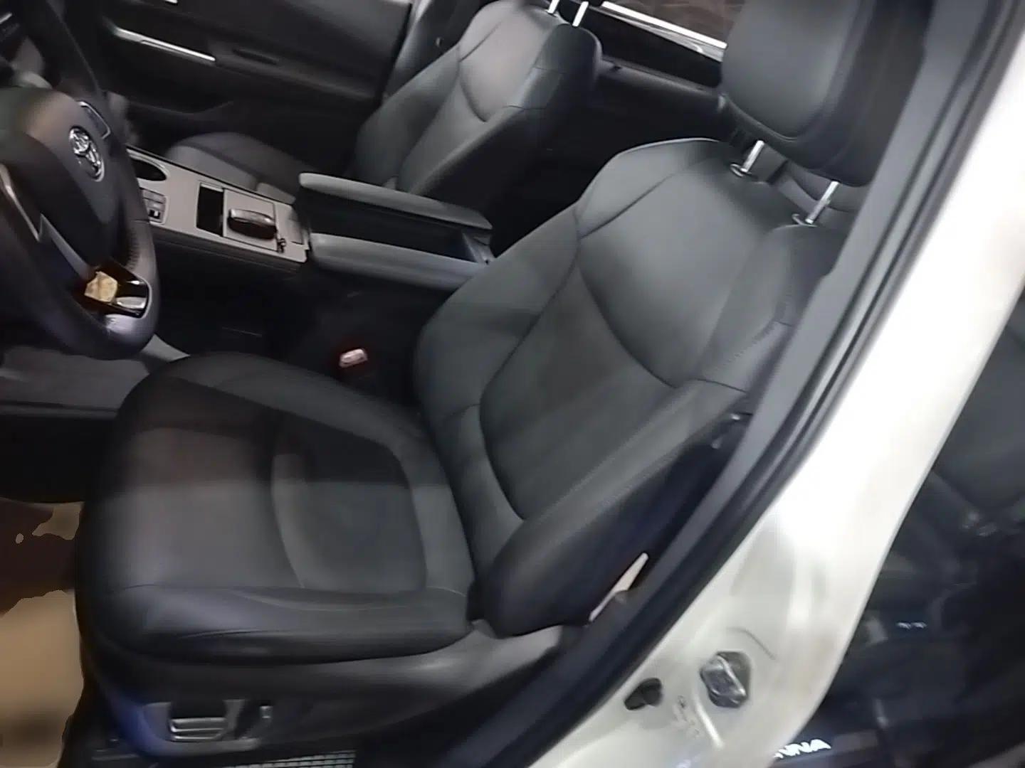 Toyota SIENNA 2021 2.5L Hybrid Ultimate Edition — миниатюра 17