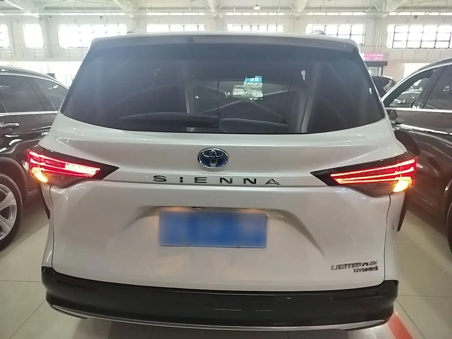 Toyota SIENNA 2021 2.5L Hybrid Ultimate Edition — миниатюра 5
