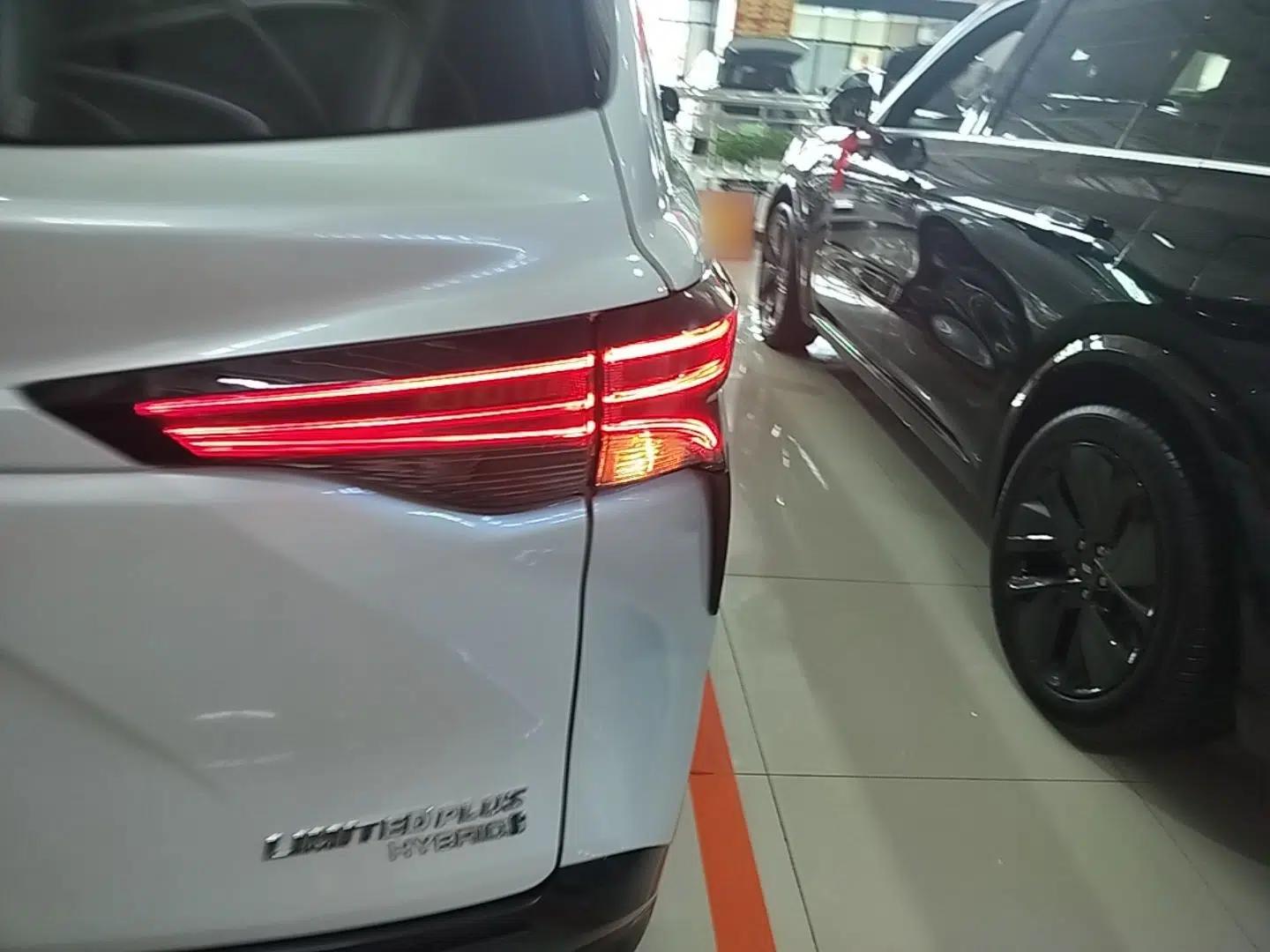 Toyota SIENNA 2021 2.5L Hybrid Ultimate Edition — миниатюра 9