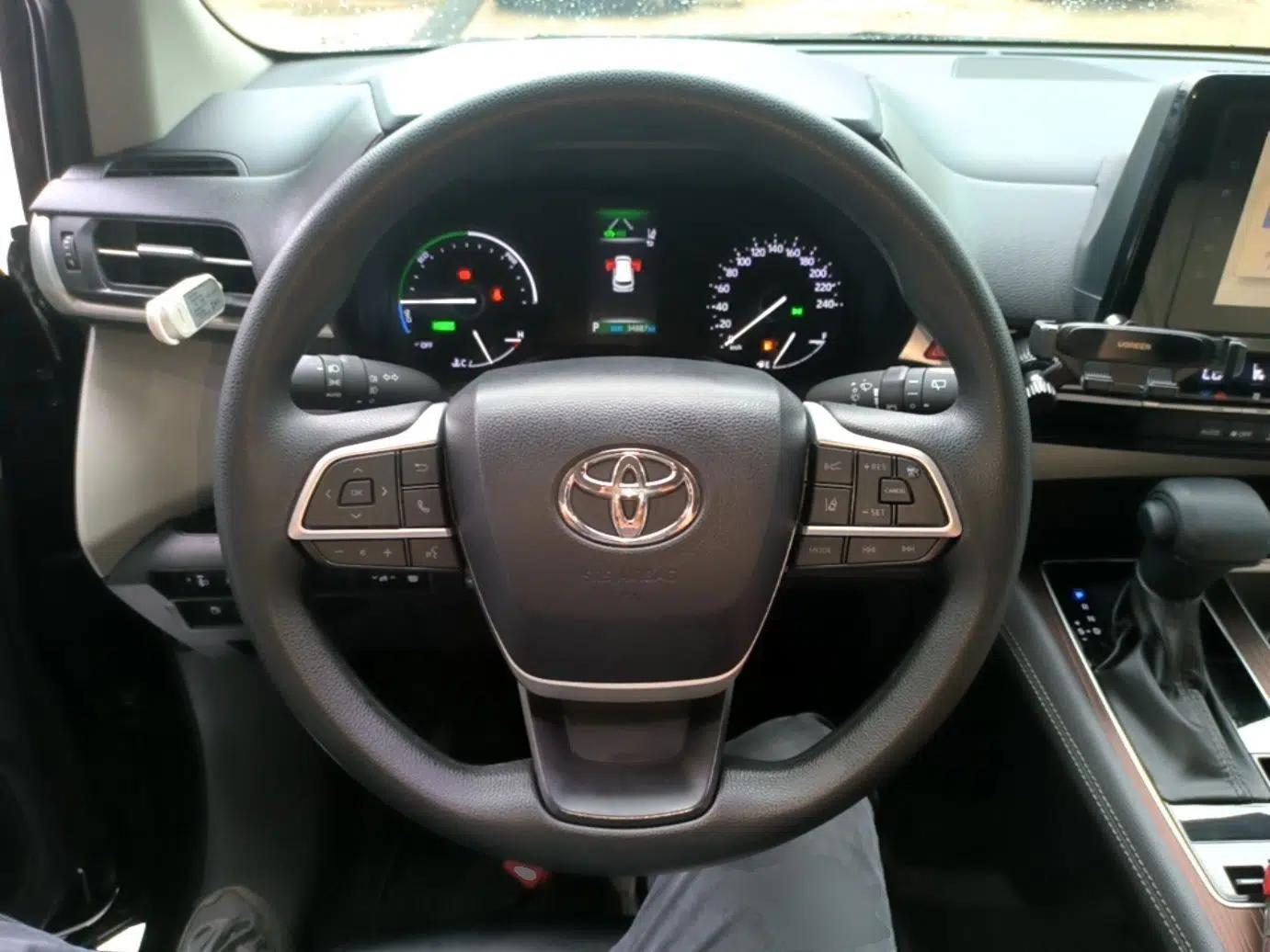 Toyota SIENNA 2023 2.5L Hybrid Comfort Edition — миниатюра 13