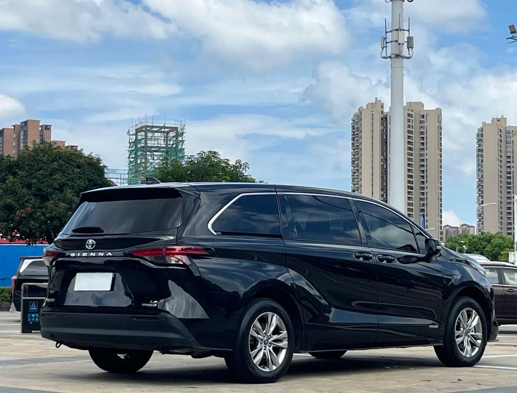 Toyota SIENNA 2023 2.5L Hybrid Comfort Edition — миниатюра 6