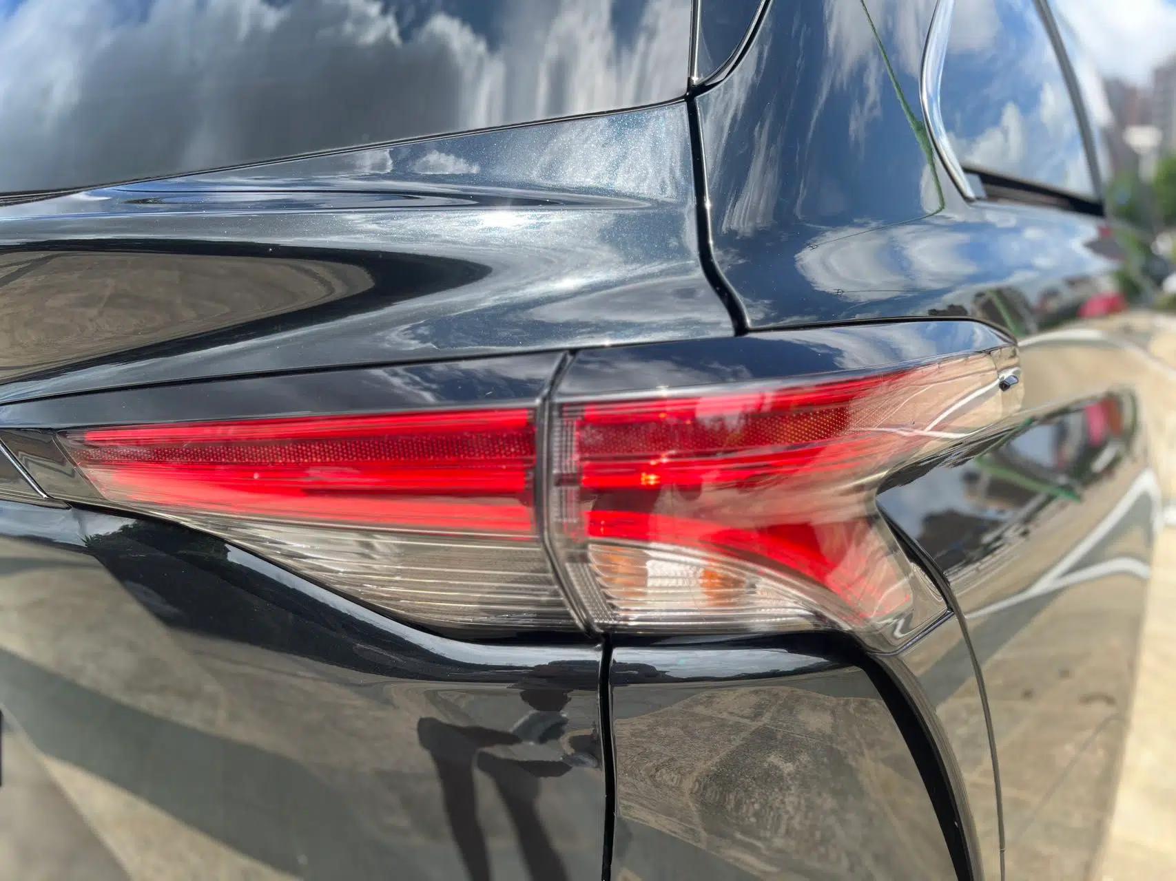 Toyota SIENNA 2023 2.5L Hybrid Comfort Edition — миниатюра 9