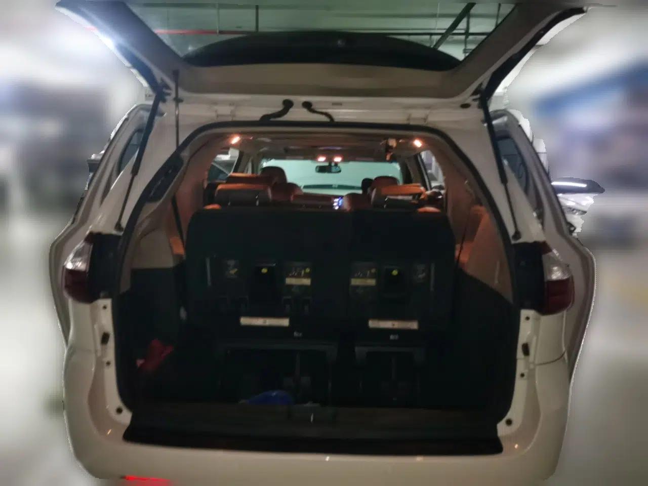 Toyota SIENNA 2017 Toyota Sienna, Parallel Import, 3.5L, Automatic, with Sunroof, Seven Seats — миниатюра 19