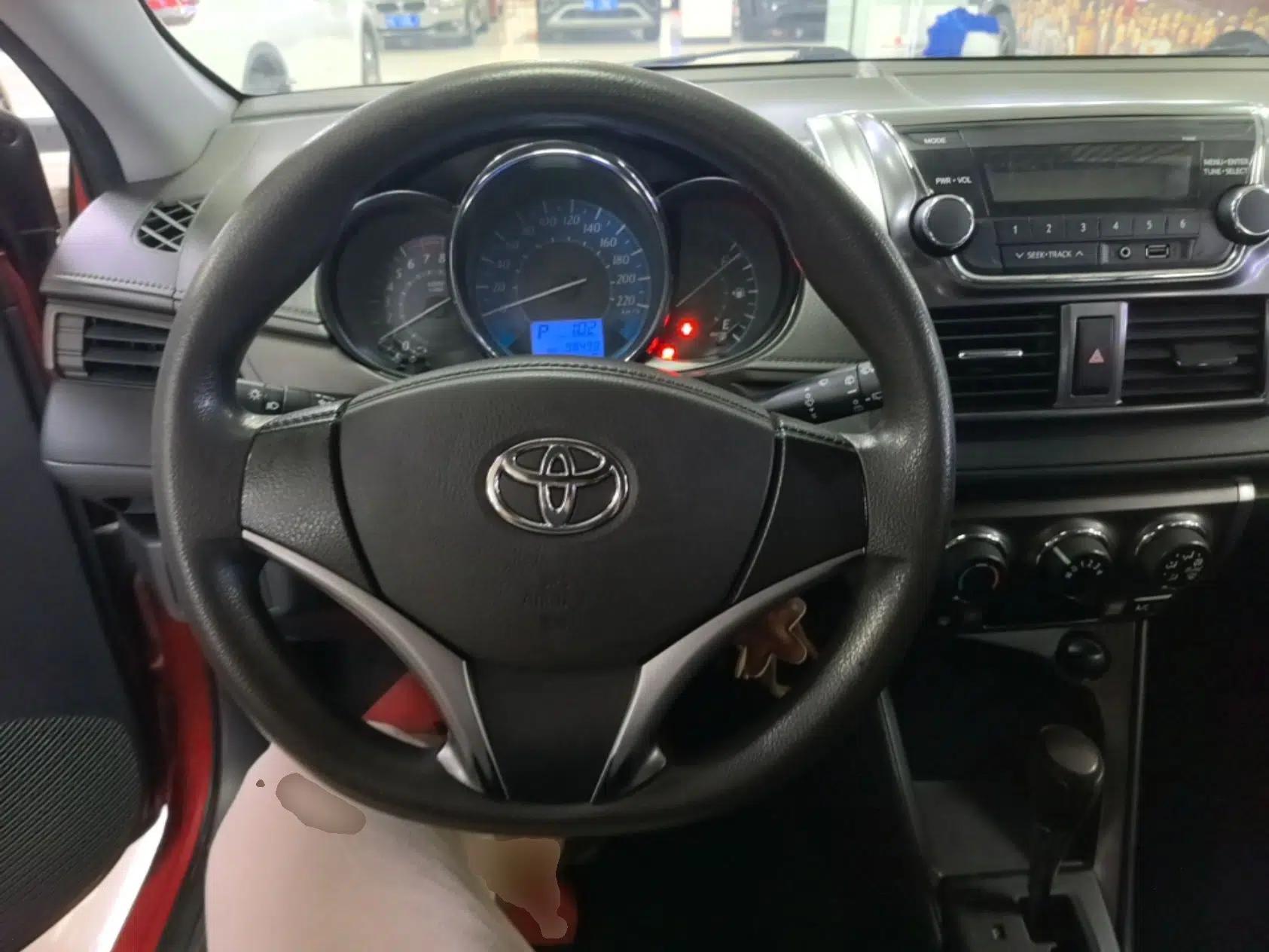 Toyota YARiS L Zhi Xuan 2015 1.5E Automatic Charm Edition — миниатюра 13