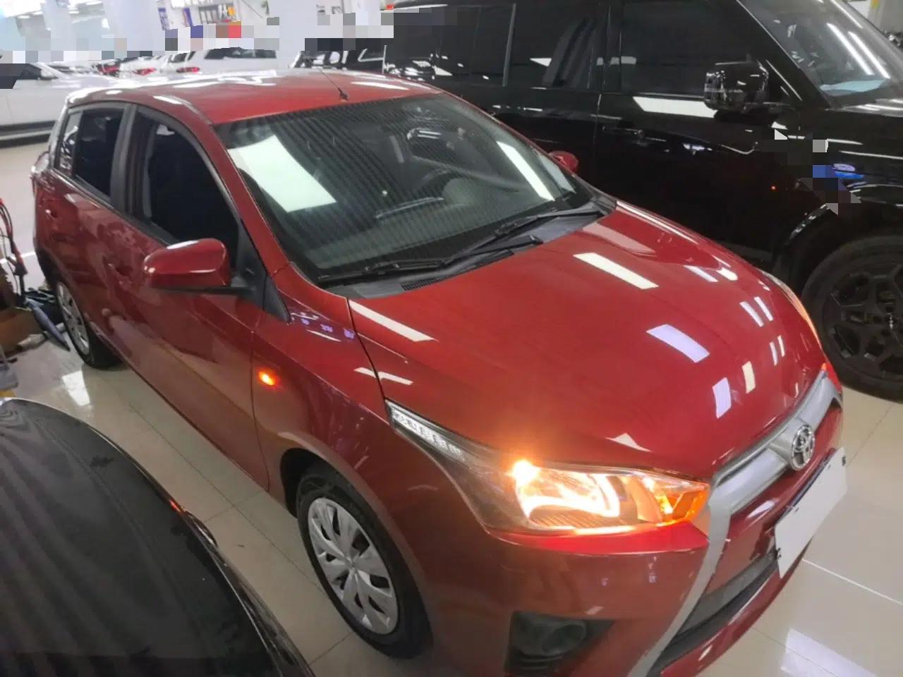 Toyota YARiS L Zhi Xuan 2015 1.5E Automatic Charm Edition — миниатюра 3