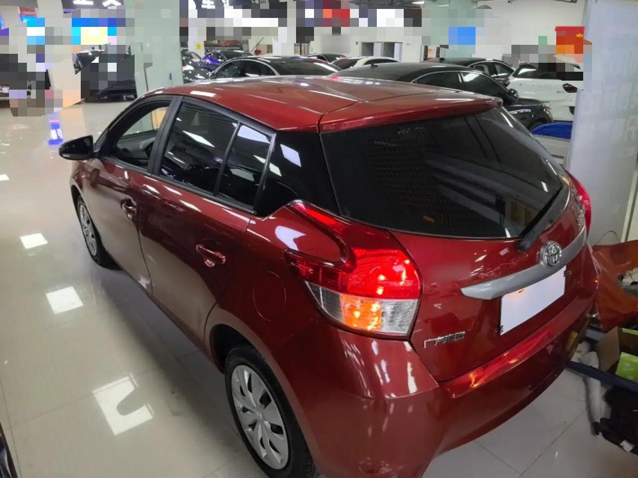 Toyota YARiS L Zhi Xuan 2015 1.5E Automatic Charm Edition — миниатюра 4