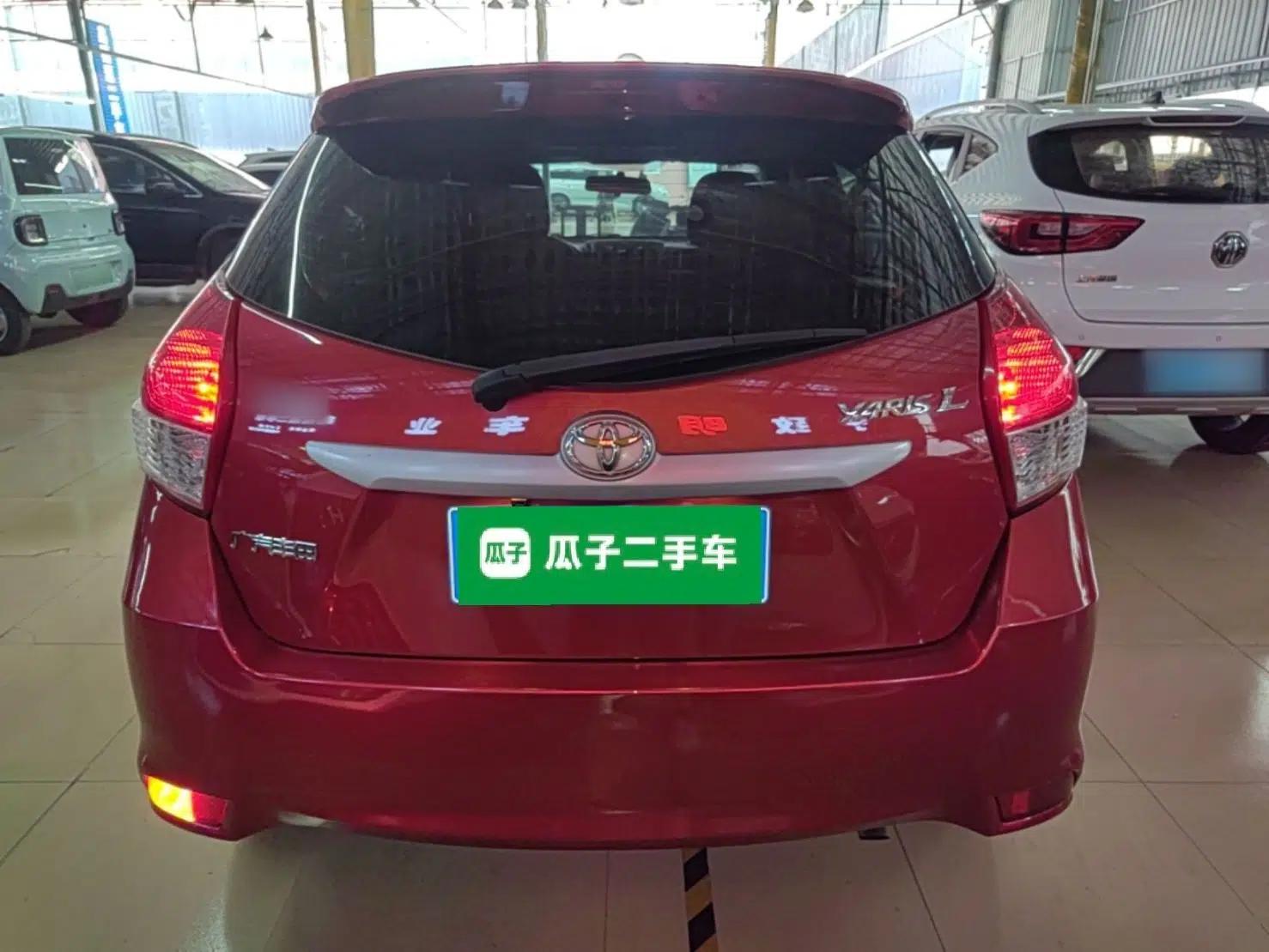 Toyota YARiS L Zhi Xuan 2015 1.5E Automatic Charm Edition — миниатюра 5