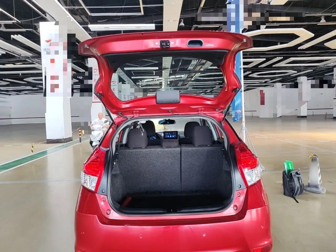 Toyota YARiS L Zhi Xuan 2015 1.5E Automatic Charm Edition — миниатюра 22