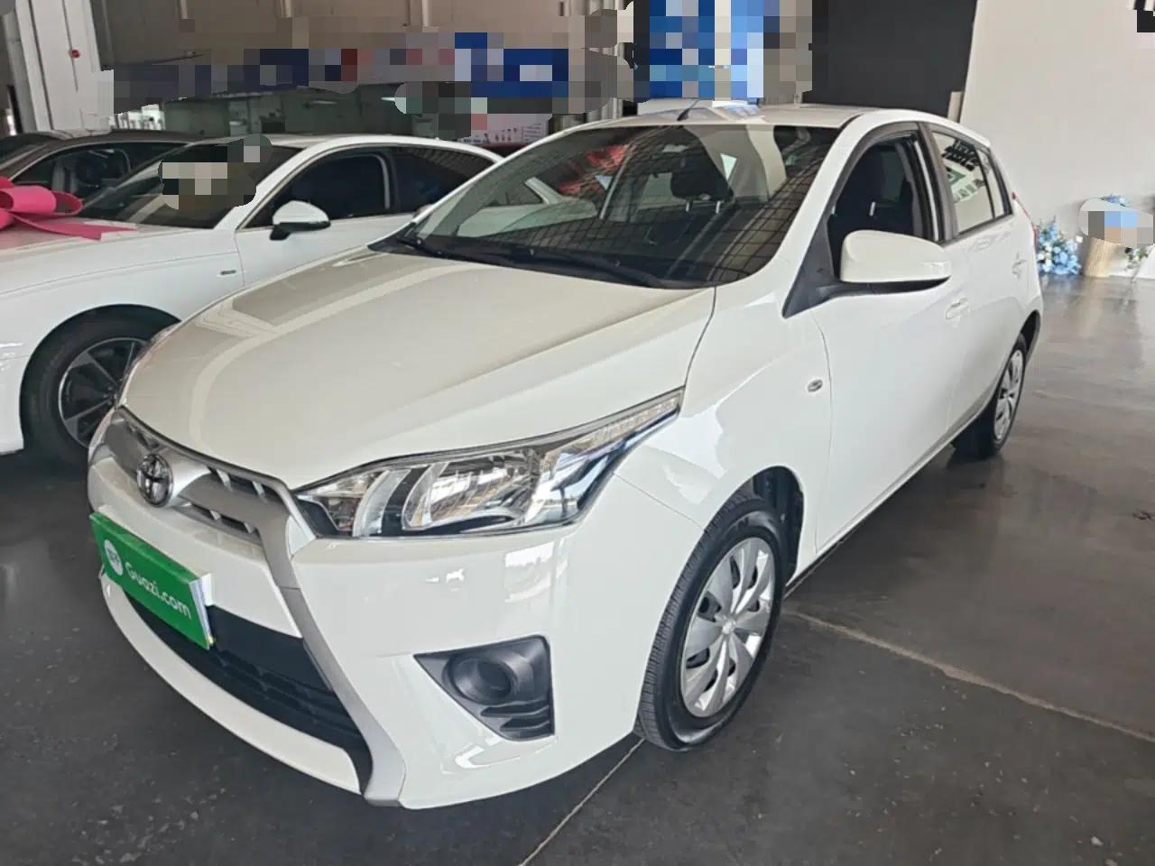 Toyota YARiS L Zhi Xuan 2015 1.5E Automatic Charm Edition — миниатюра 1