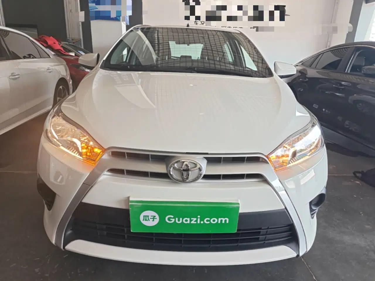 Toyota YARiS L Zhi Xuan 2015 1.5E Automatic Charm Edition — миниатюра 2