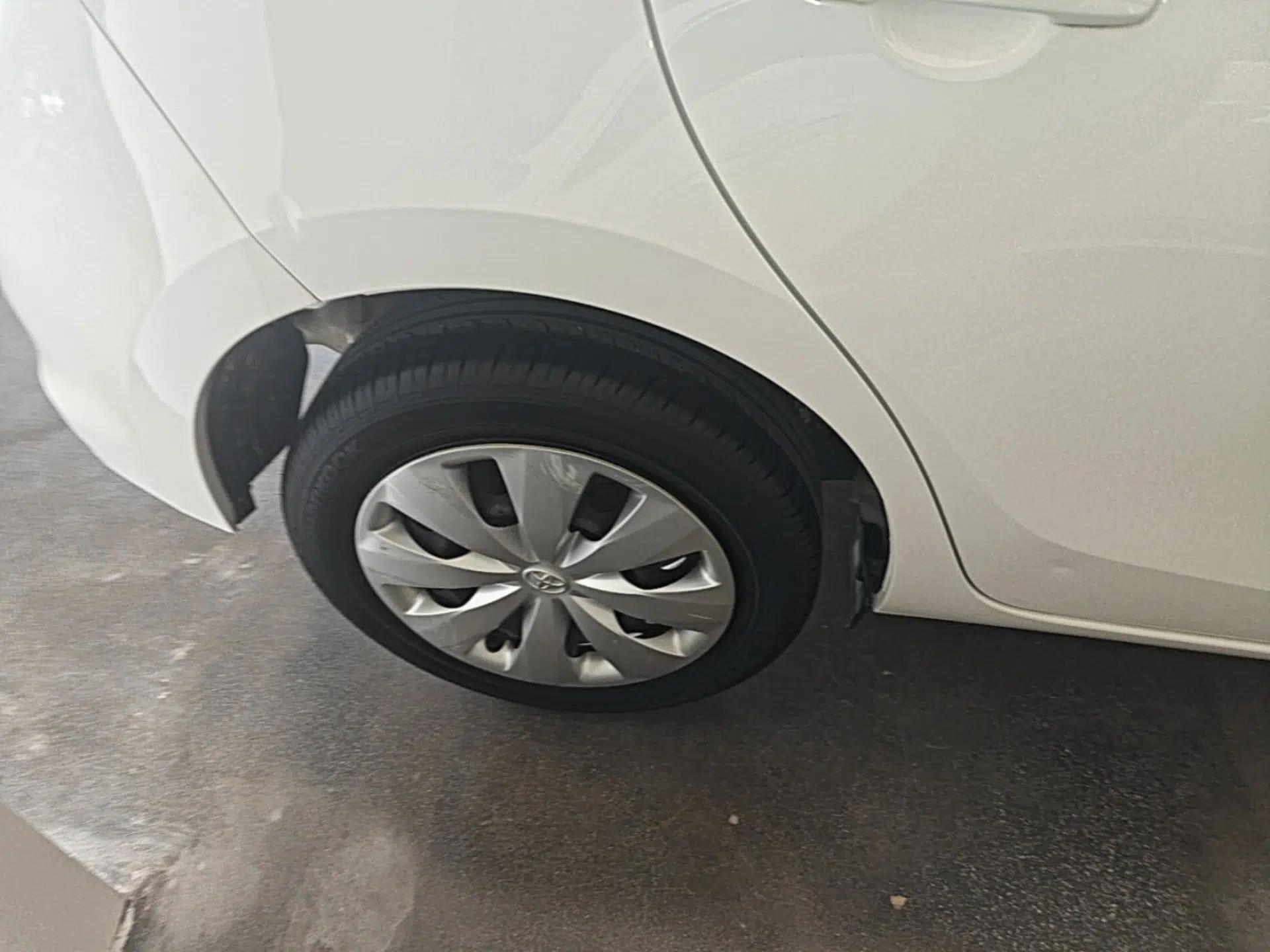 Toyota YARiS L Zhi Xuan 2015 1.5E Automatic Charm Edition — миниатюра 11