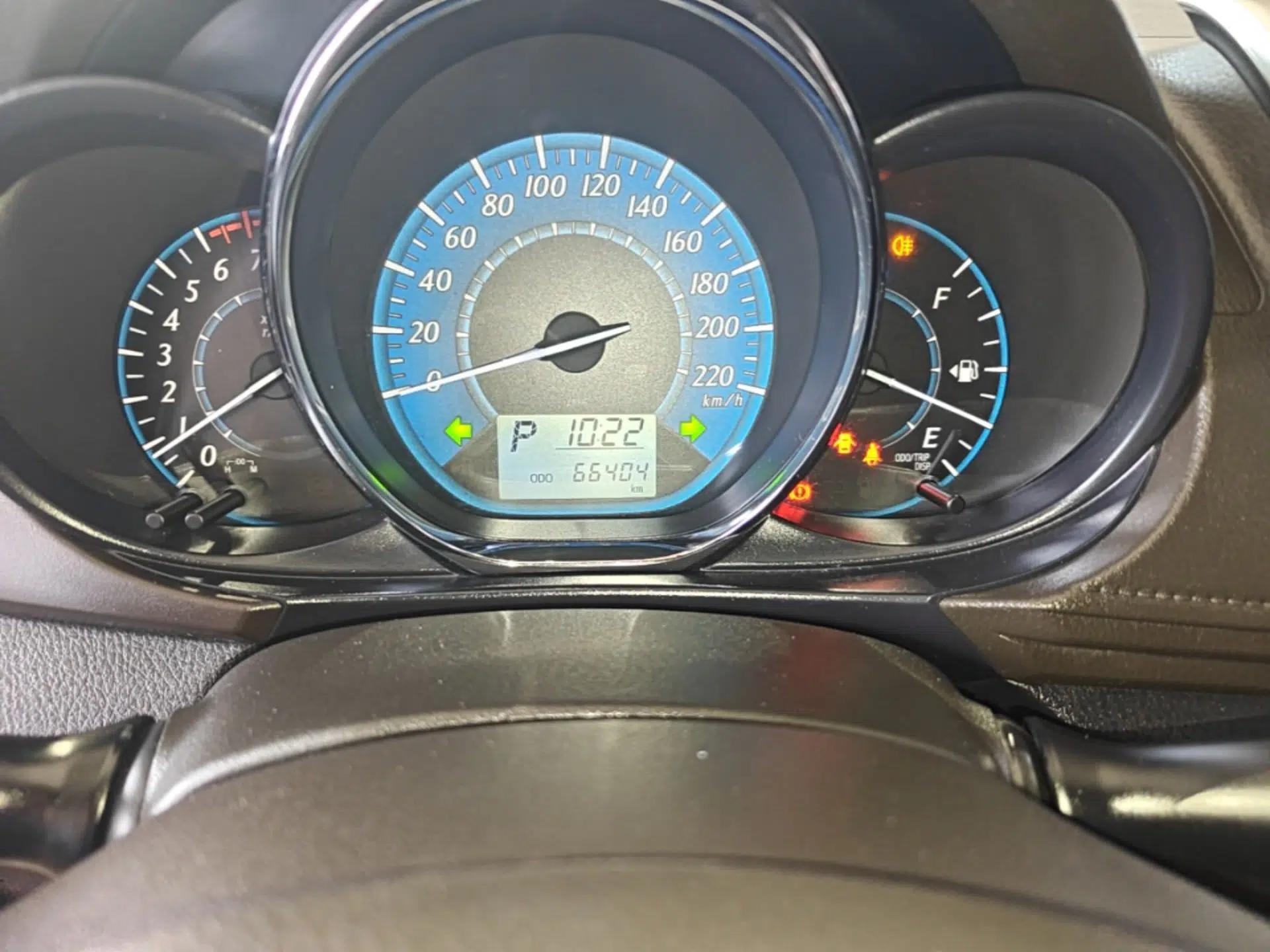 Toyota YARiS L Zhi Xuan 2015 1.5E Automatic Charm Edition — миниатюра 14
