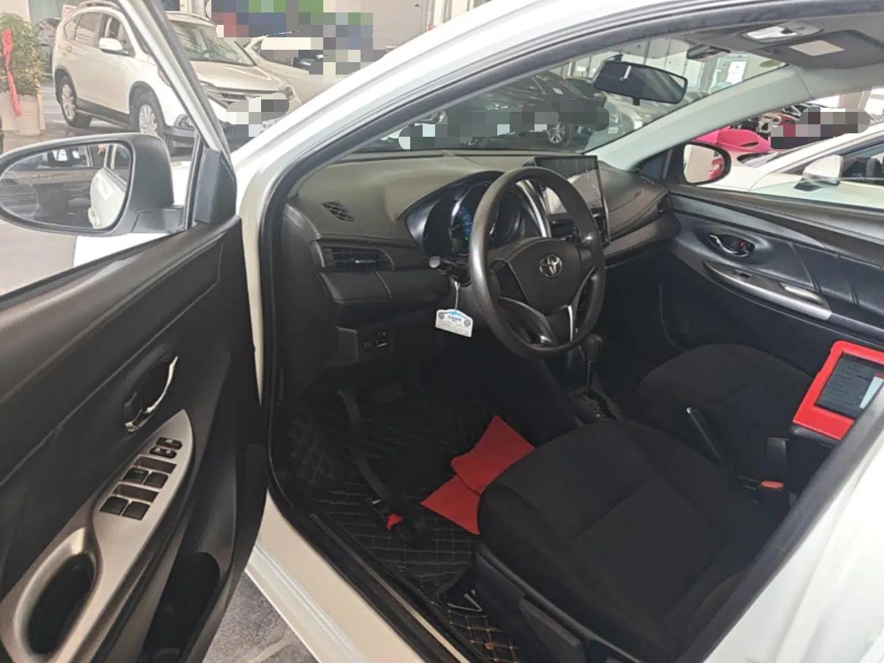 Toyota YARiS L Zhi Xuan 2015 1.5E Automatic Charm Edition — миниатюра 18