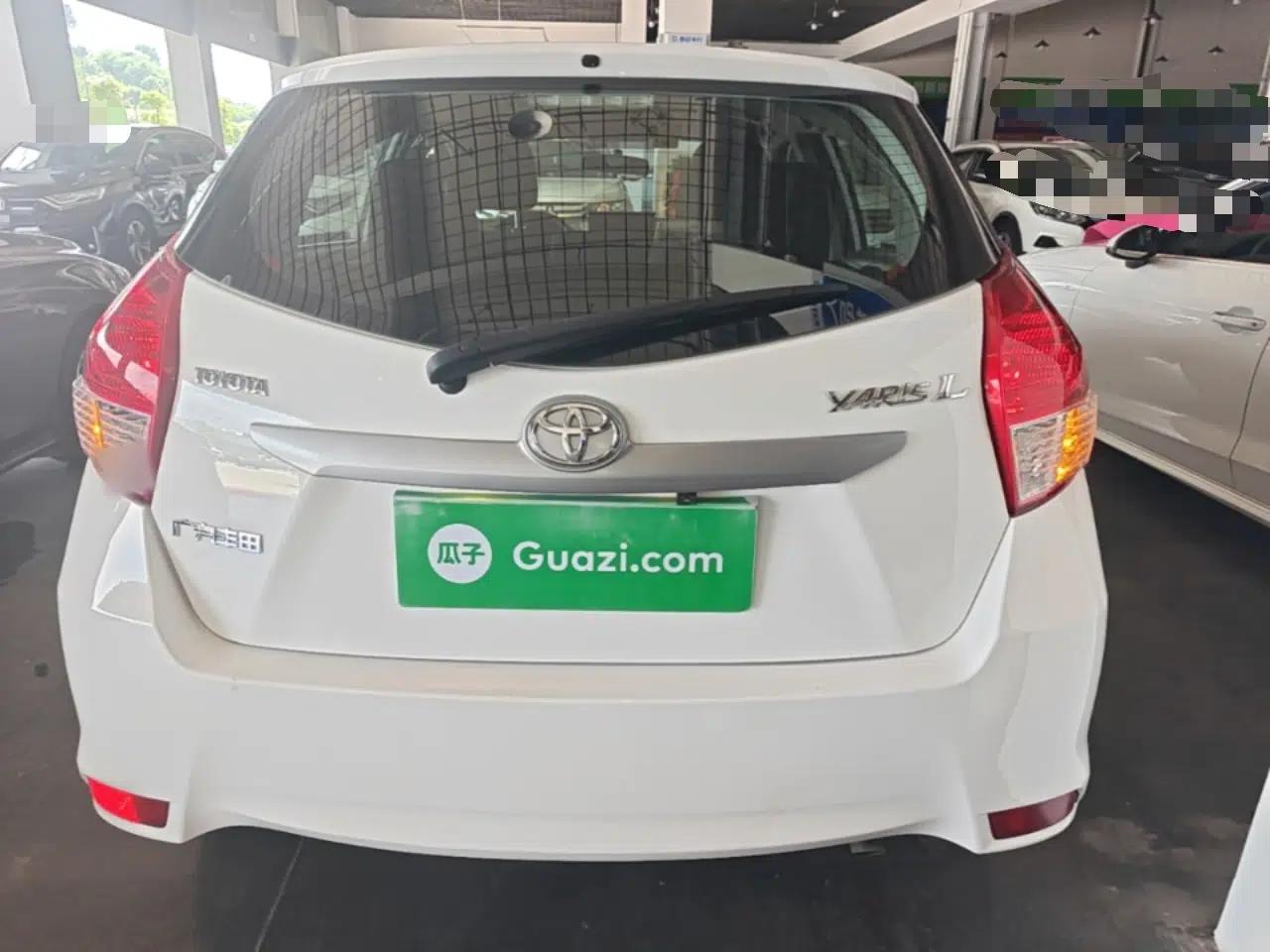 Toyota YARiS L Zhi Xuan 2015 1.5E Automatic Charm Edition — миниатюра 5