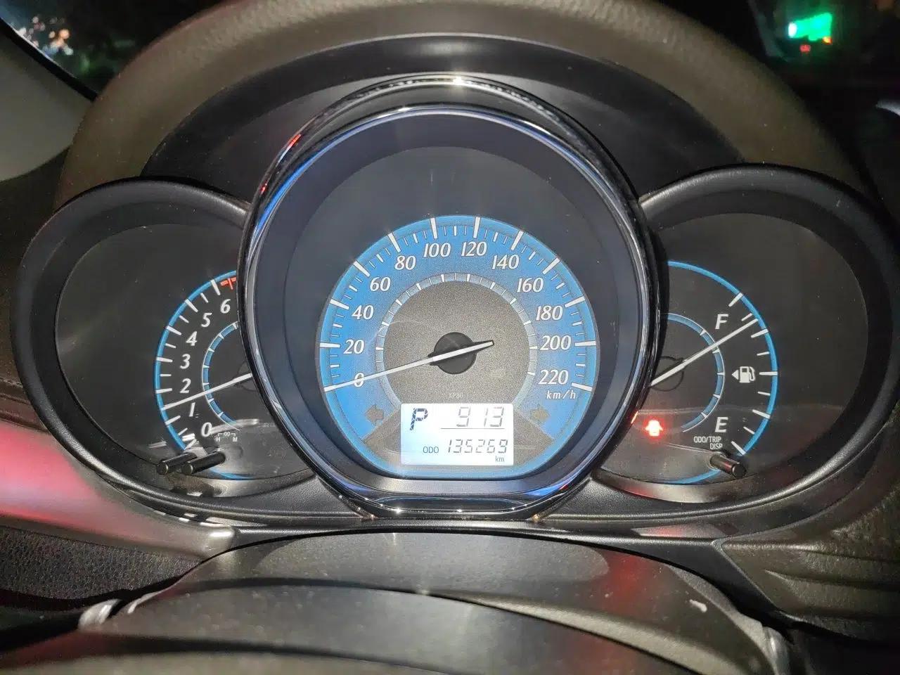 Toyota YARiS L Zhi Xuan 2015 1.5E Automatic Charm Edition — миниатюра 11