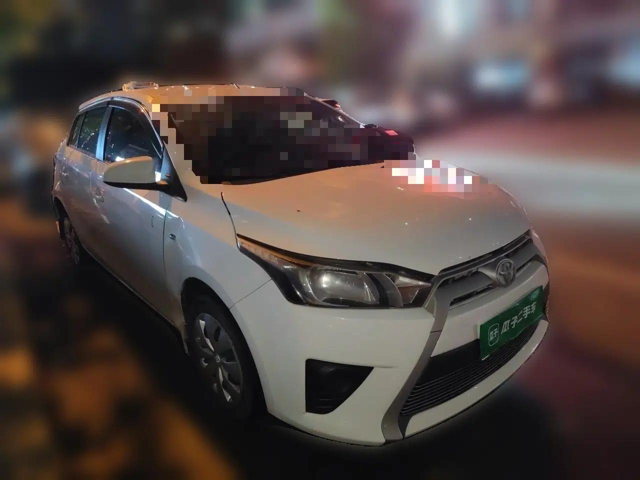 Toyota YARiS L Zhi Xuan 2015 1.5E Automatic Charm Edition — миниатюра 3