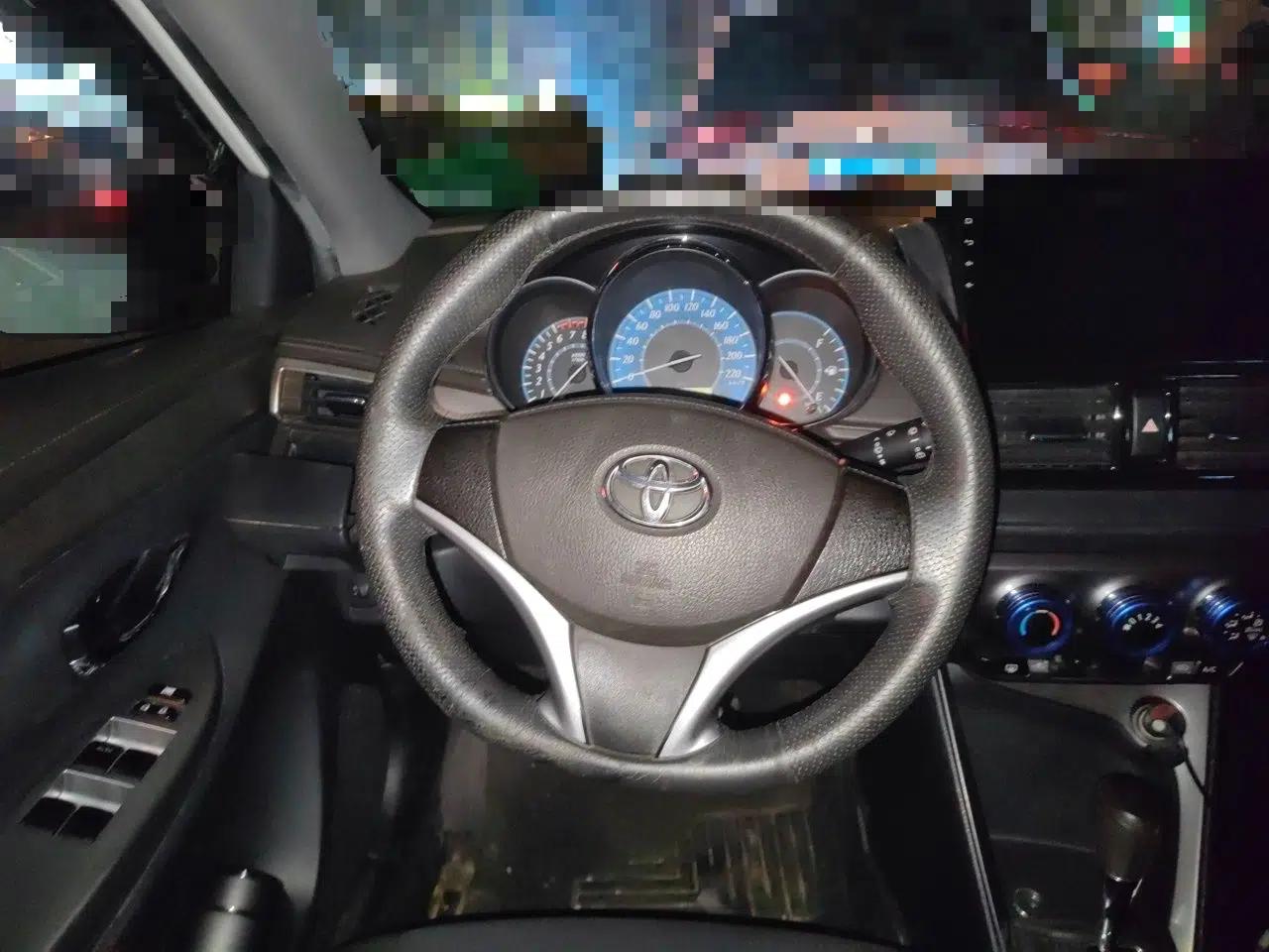 Toyota YARiS L Zhi Xuan 2015 1.5E Automatic Charm Edition — миниатюра 10