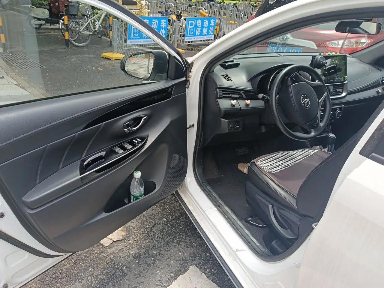 Toyota YARiS L Zhi Xuan 2021 X-Trail 1.5L CVT Luxury Edition — миниатюра 19