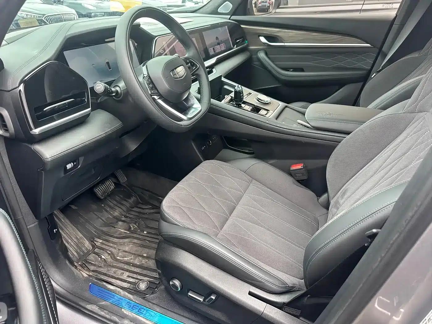 Geely Xingyue L 2025 Oriental Radiance 2.0TD Automatic Star Edition — миниатюра 6