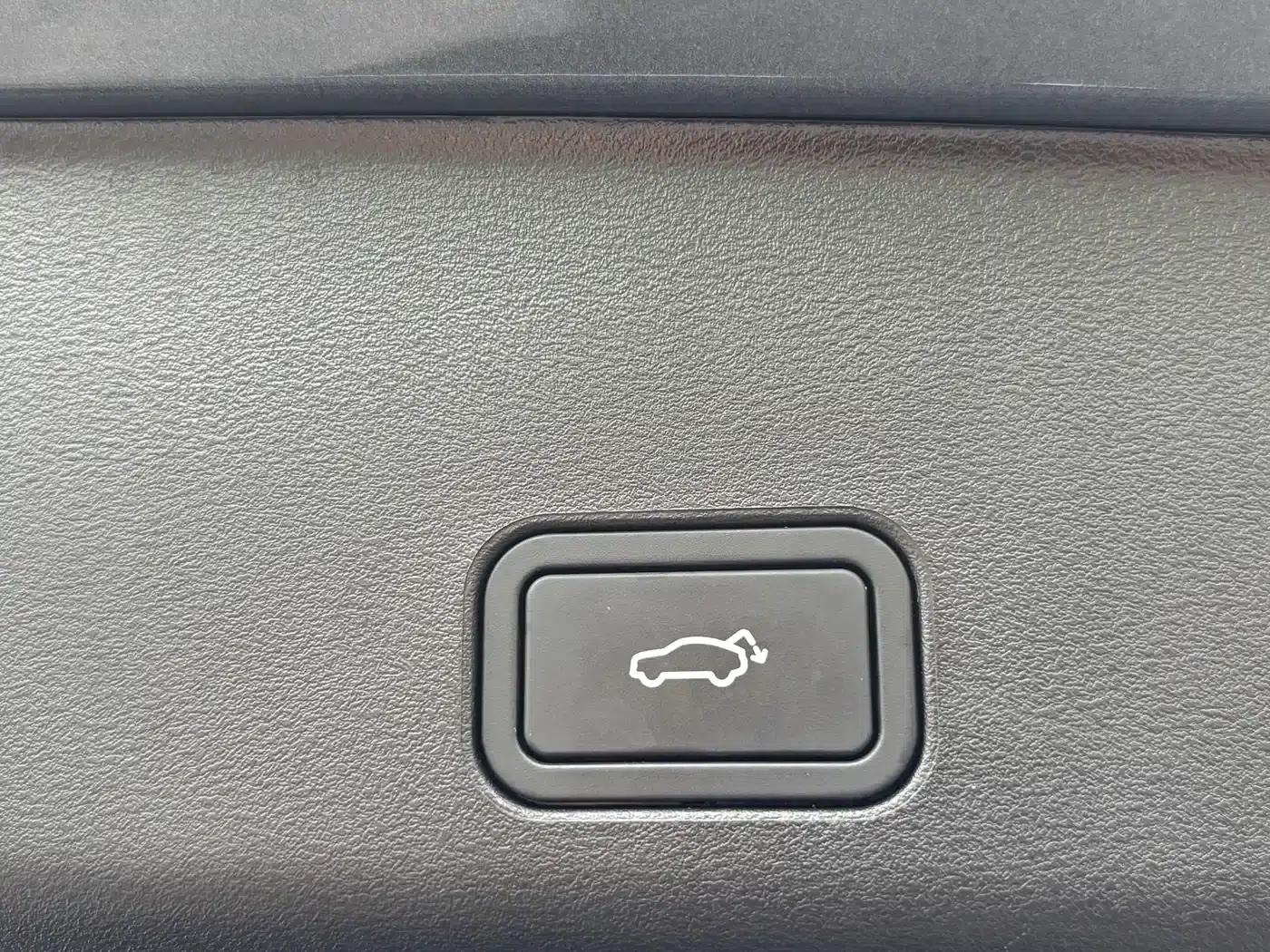 Geely Xingyue L 2024 2.0TD High-Power Automatic Two-Wheel Drive Sky Edition — миниатюра 19