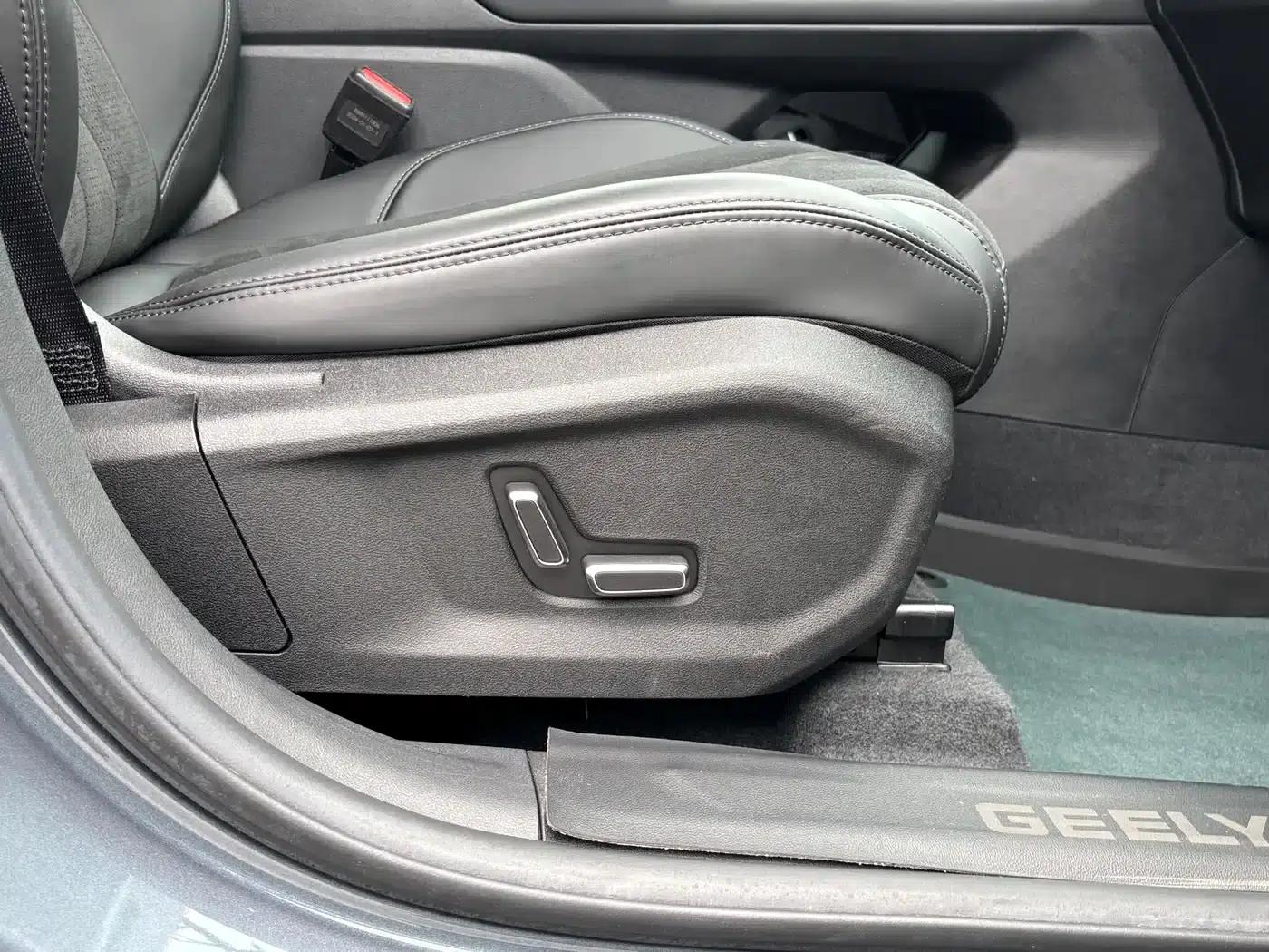 Geely Xingyue L 2024 2.0TD High-Power Automatic Two-Wheel Drive Sky Edition — миниатюра 22