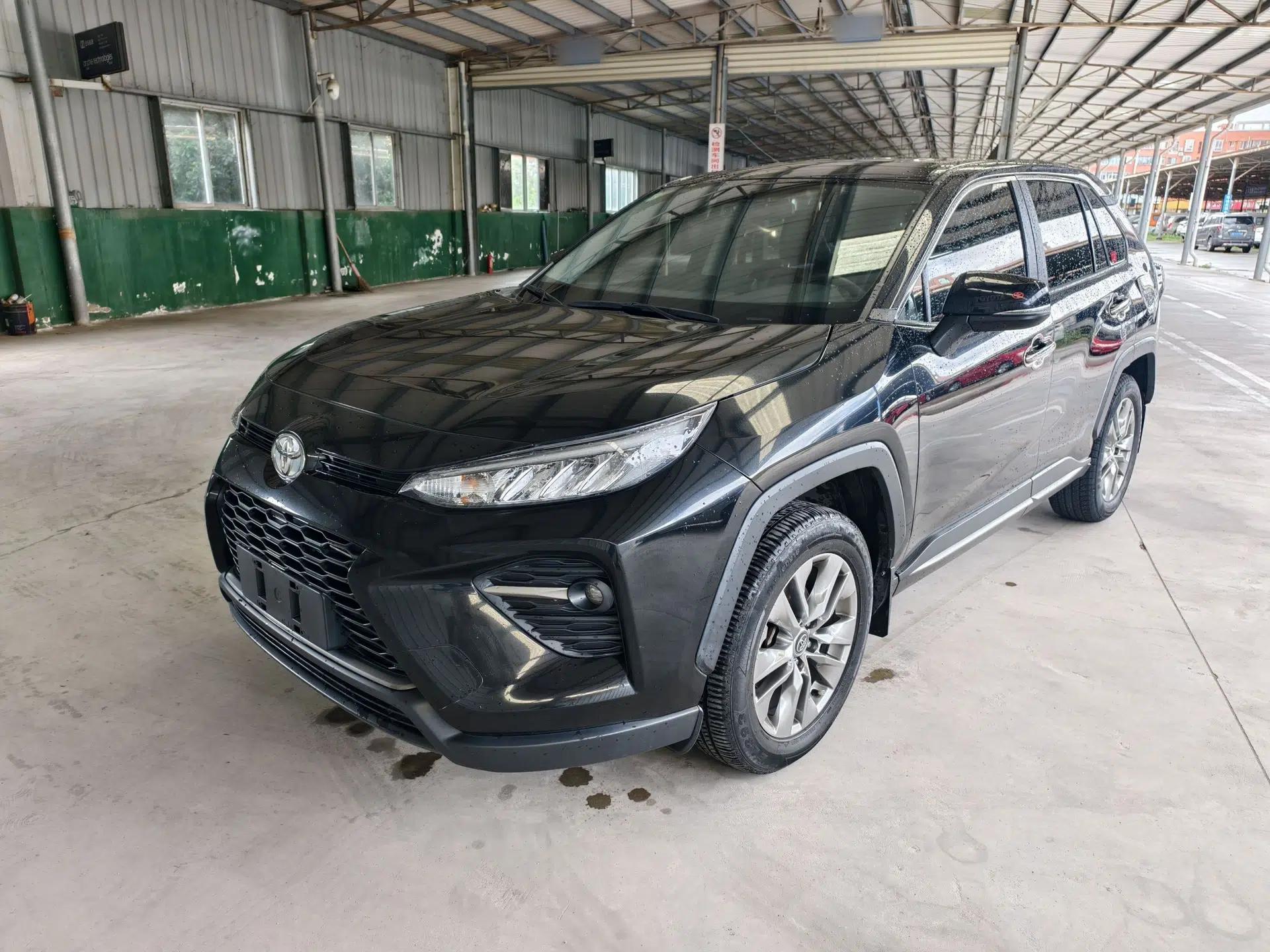 Toyota Wildlander 2023 2.0L CVT Two-Wheel Drive Leading Edition — миниатюра 1