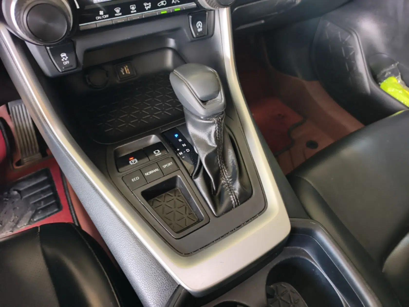 Toyota Wildlander 2023 2.0L CVT Two-Wheel Drive Leading Edition — миниатюра 21