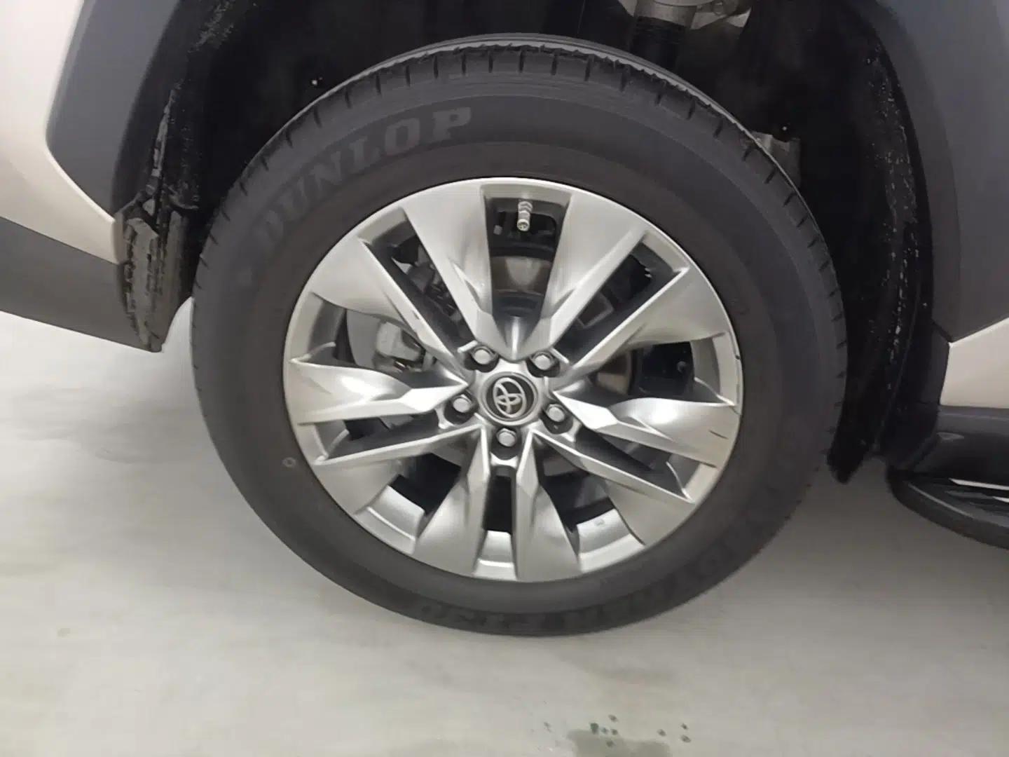 Toyota Wildlander 2020 2.0L CVT Two-Wheel Drive Luxury Edition — миниатюра 11