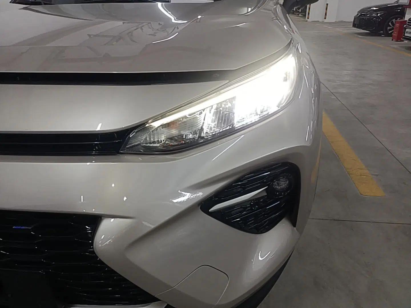 Toyota Wildlander 2020 2.0L CVT Two-Wheel Drive Luxury Edition — миниатюра 8