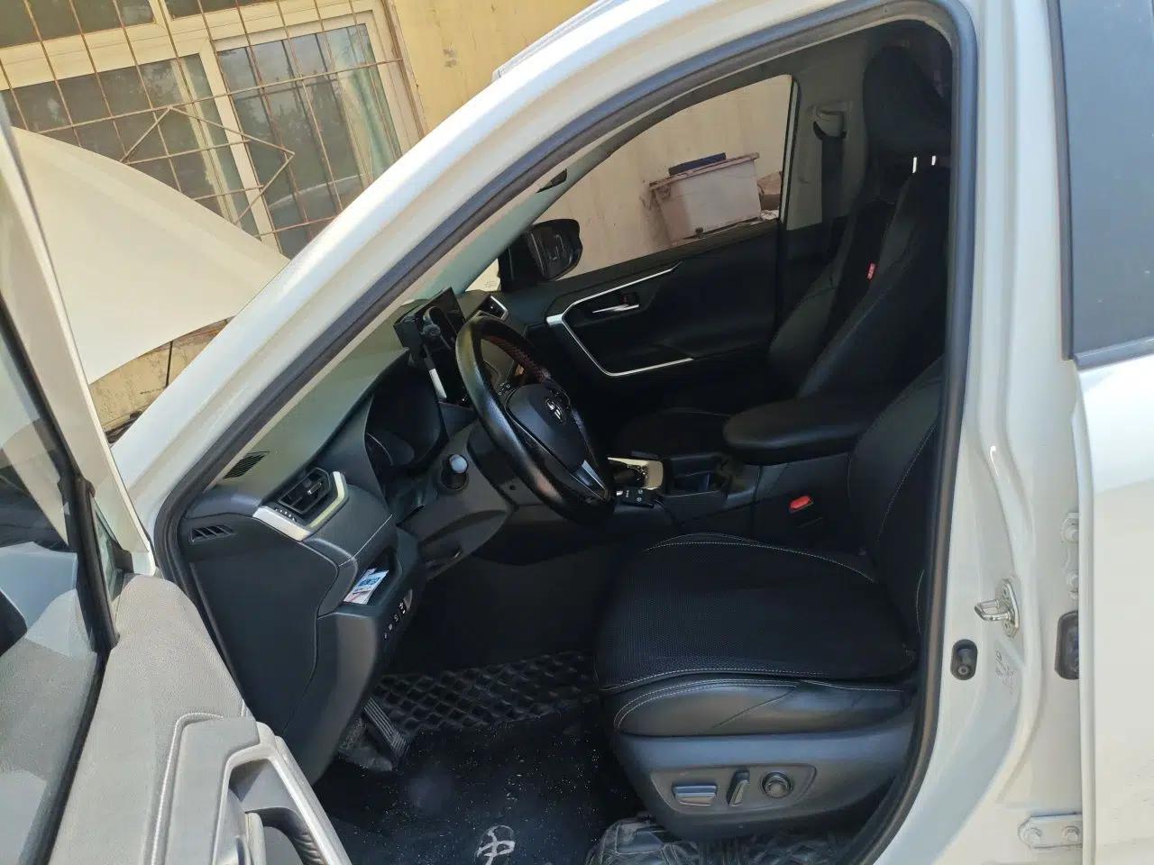 Toyota Wildlander 2021 Dual-Engine 2.5L E-CVT Two-Wheel Drive Luxury Edition — миниатюра 15