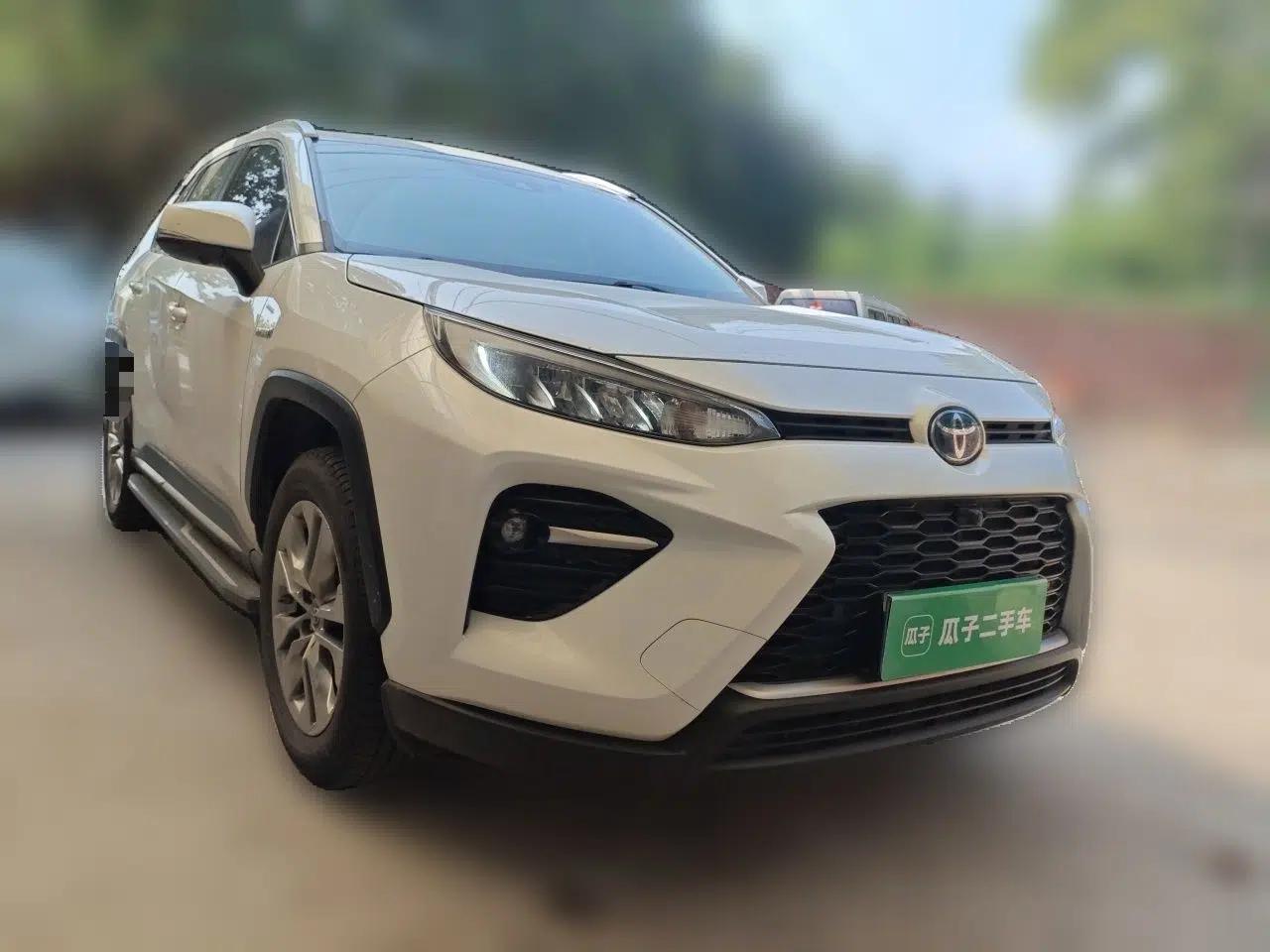 Toyota Wildlander 2021 Dual-Engine 2.5L E-CVT Two-Wheel Drive Luxury Edition — миниатюра 3