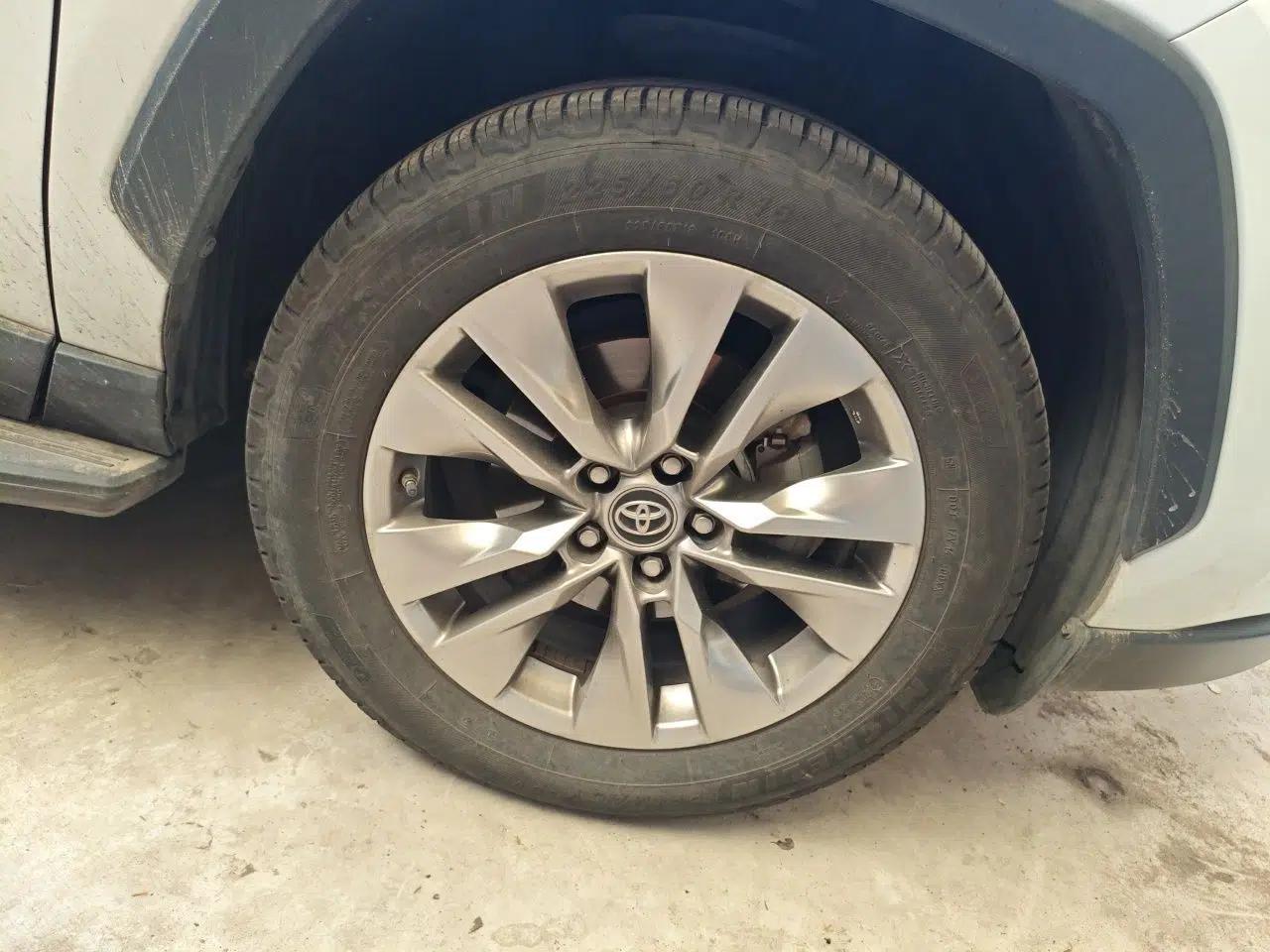 Toyota Wildlander 2021 Dual-Engine 2.5L E-CVT Two-Wheel Drive Luxury Edition — миниатюра 8