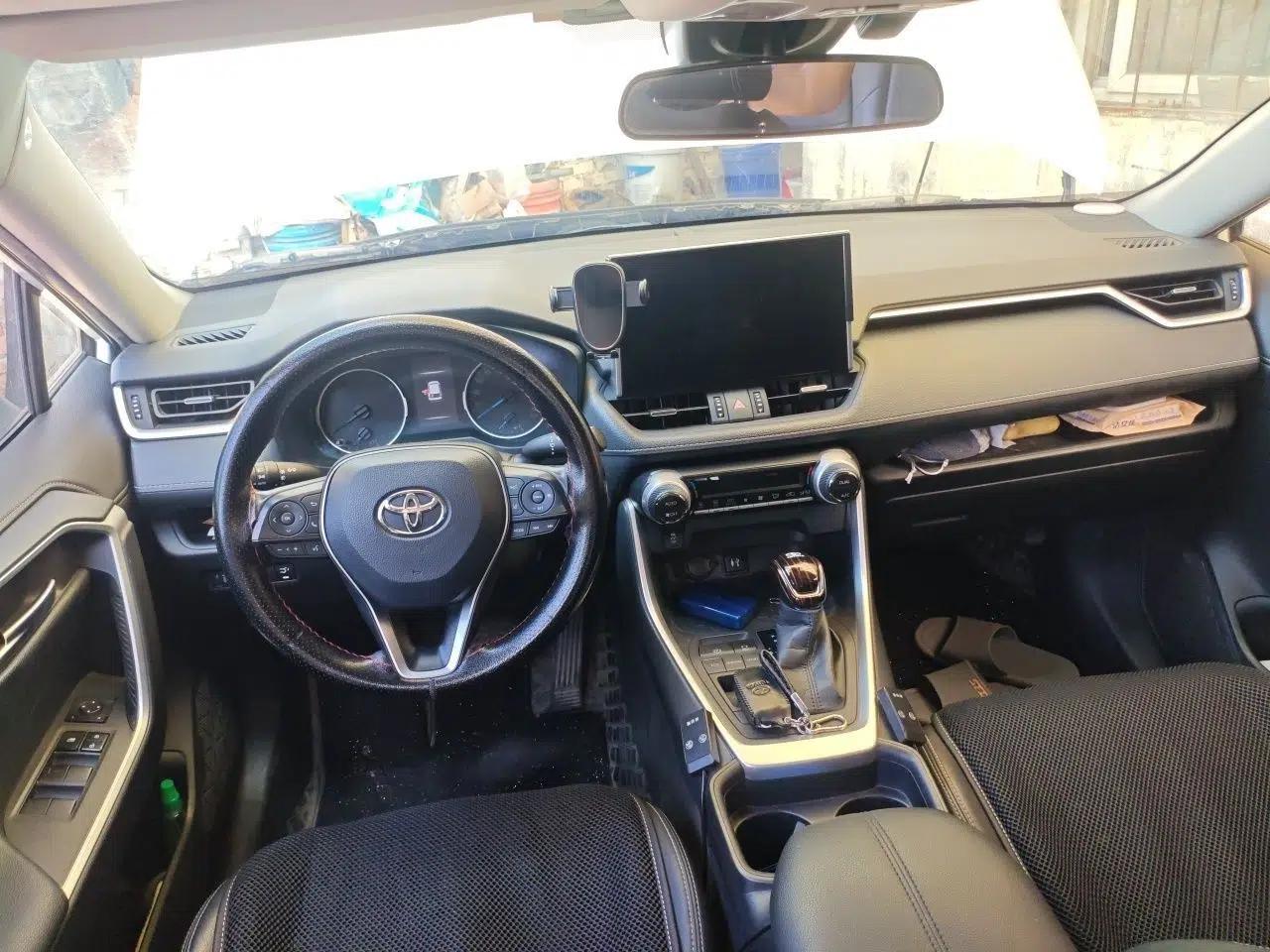 Toyota Wildlander 2021 Dual-Engine 2.5L E-CVT Two-Wheel Drive Luxury Edition — миниатюра 9