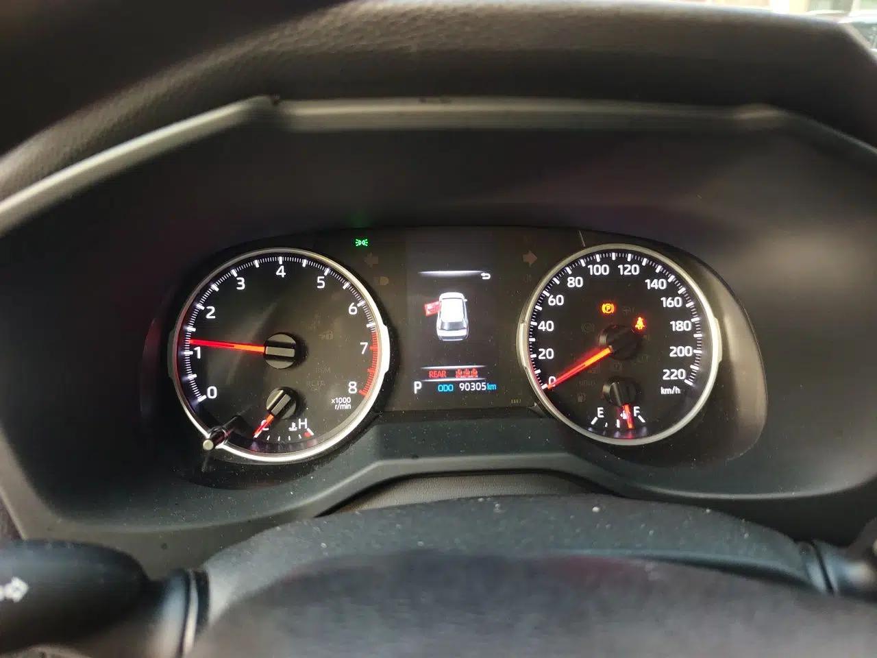 Toyota Wildlander 2020 2.0L CVT Two-Wheel Drive Luxury Edition — миниатюра 11