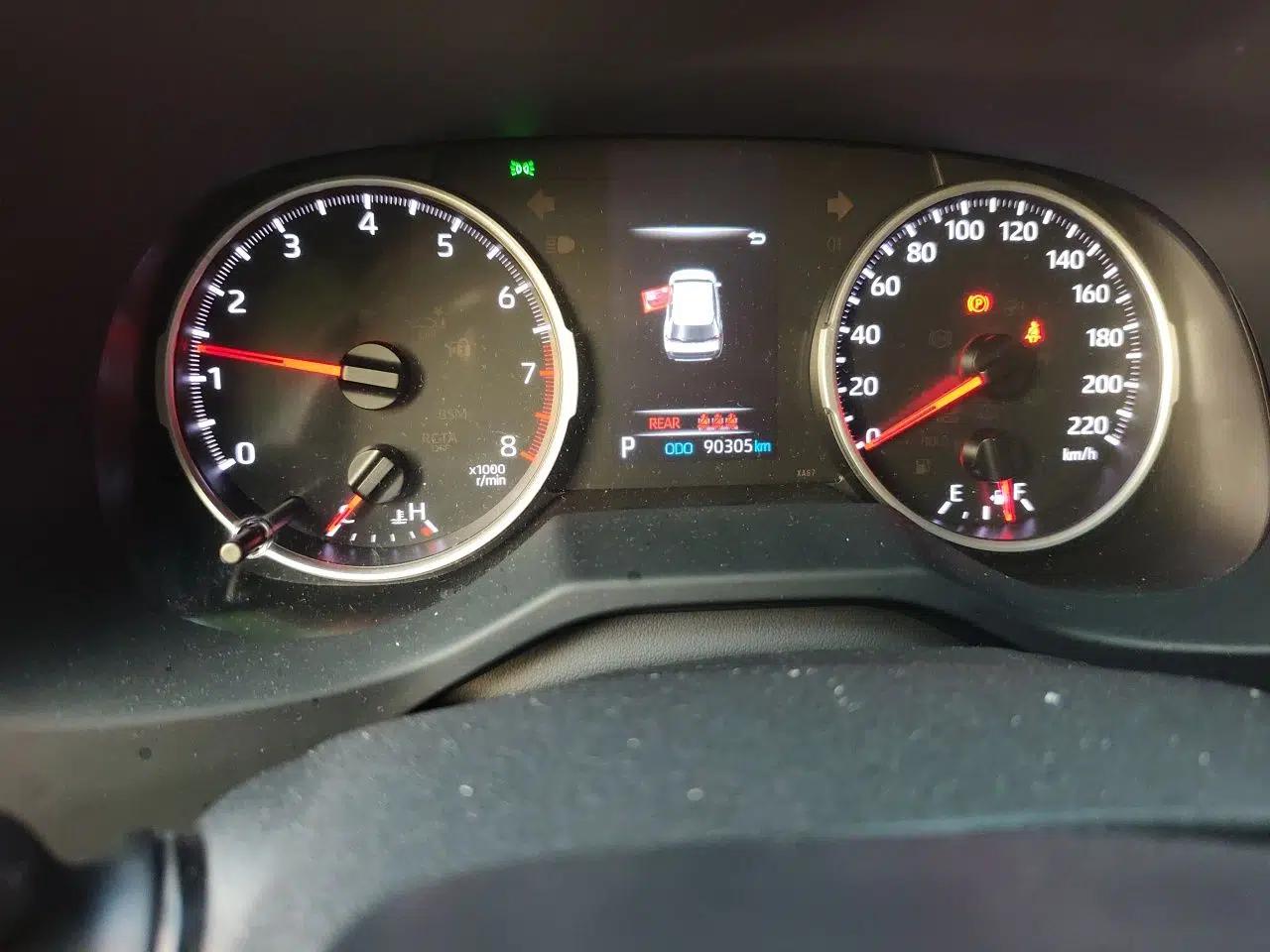 Toyota Wildlander 2020 2.0L CVT Two-Wheel Drive Luxury Edition — миниатюра 12