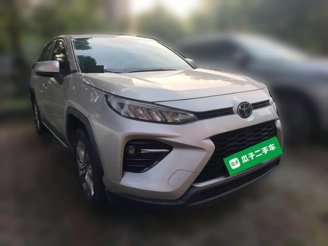 Toyota Wildlander 2020 2.0L CVT Two-Wheel Drive Luxury Edition — миниатюра 3